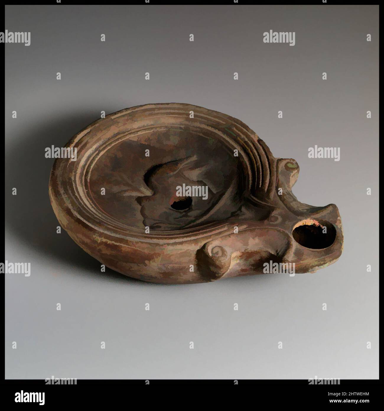 Arte ispirata a Lamp, Roman, Cypriot, Terracotta, tuta: 1 1/8 x 4 poll. (2,9 x 10,2 cm), terracotte, con gru, opere classiche modernizzate da Artotop con un tuffo di modernità. Forme, colore e valore, impatto visivo accattivante sulle emozioni artistiche attraverso la libertà delle opere d'arte in modo contemporaneo. Un messaggio senza tempo che persegue una nuova direzione selvaggiamente creativa. Artisti che si rivolgono al supporto digitale e creano l'NFT Artotop Foto Stock