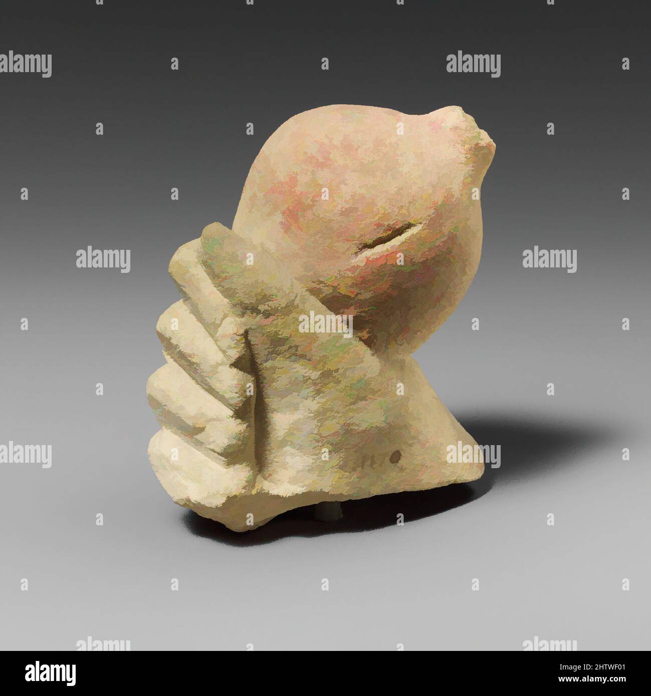 Arte ispirata al calcare mano che tiene un melograno, classica, cipriota, calcare, tuta: 3 1/2 x 1 7/8 x 2 7/8 pollici (8,9 x 4,8 x 7,3 cm), scultura in pietra, la piccola mano destra contiene un melograno dipinto di rosso, opere classiche modernizzate da Artotop con un tuffo di modernità. Forme, colore e valore, impatto visivo accattivante sulle emozioni artistiche attraverso la libertà delle opere d'arte in modo contemporaneo. Un messaggio senza tempo che persegue una nuova direzione selvaggiamente creativa. Artisti che si rivolgono al supporto digitale e creano l'NFT Artotop Foto Stock