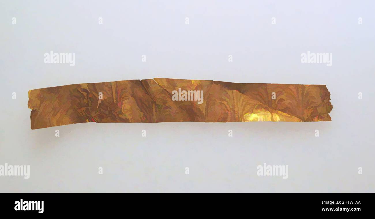 Art Inspired by Frontlet of Gold Leaf, Gold, Other: 11/16 x 4 1/2 poll. (1,7 x 11,5 cm), Oro e Argento, opere classiche modernizzate da Artotop con un tocco di modernità. Forme, colore e valore, impatto visivo accattivante sulle emozioni artistiche attraverso la libertà delle opere d'arte in modo contemporaneo. Un messaggio senza tempo che persegue una nuova direzione selvaggiamente creativa. Artisti che si rivolgono al supporto digitale e creano l'NFT Artotop Foto Stock