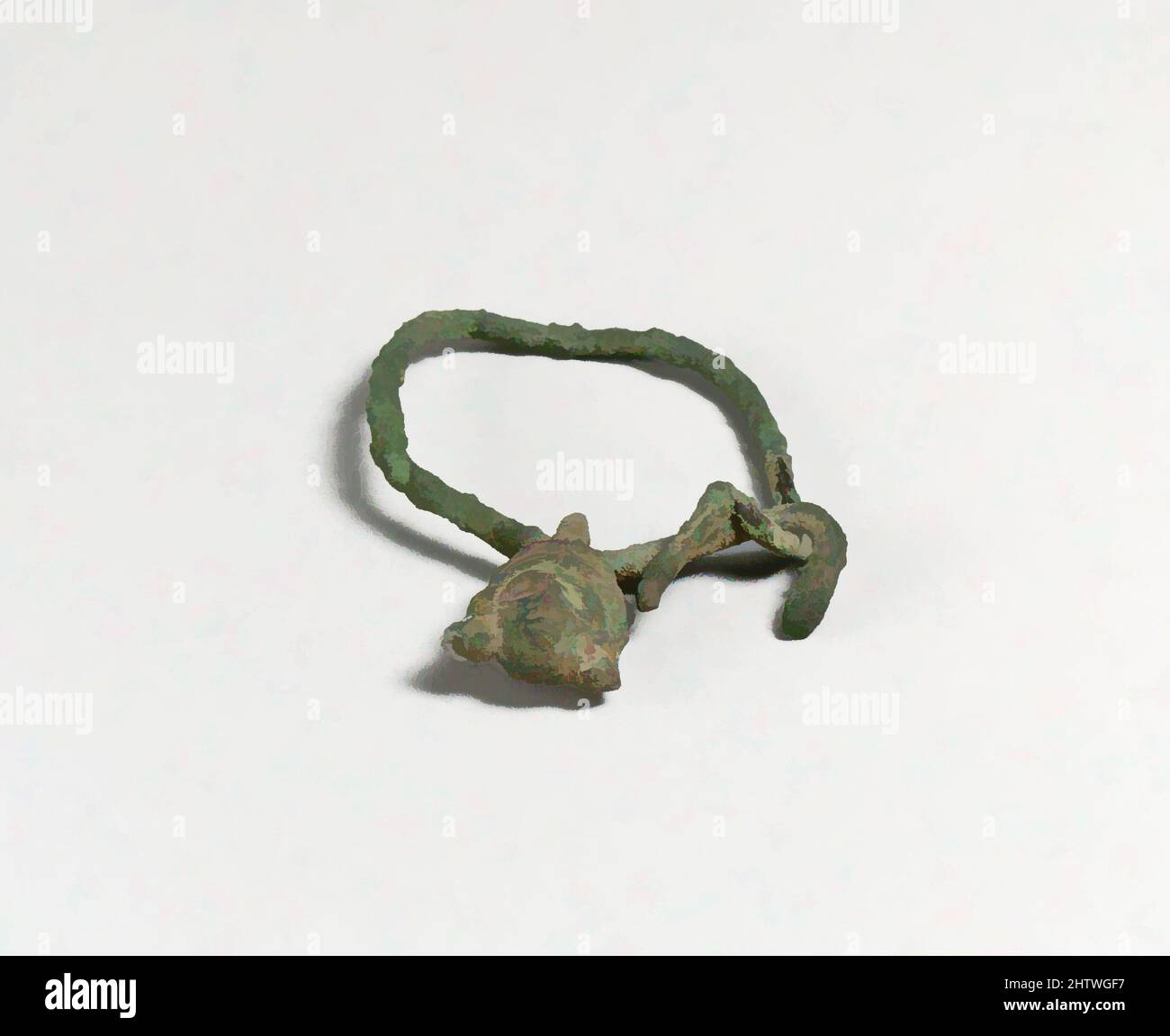 Art Inspired by Earring, Cypriot, Bronzo, lunghezza (con pendente): 2 1/4 poll. (5,7 cm), Bronzi, opere classiche modernizzate da Artotop con un tuffo di modernità. Forme, colore e valore, impatto visivo accattivante sulle emozioni artistiche attraverso la libertà delle opere d'arte in modo contemporaneo. Un messaggio senza tempo che persegue una nuova direzione selvaggiamente creativa. Artisti che si rivolgono al supporto digitale e creano l'NFT Artotop Foto Stock