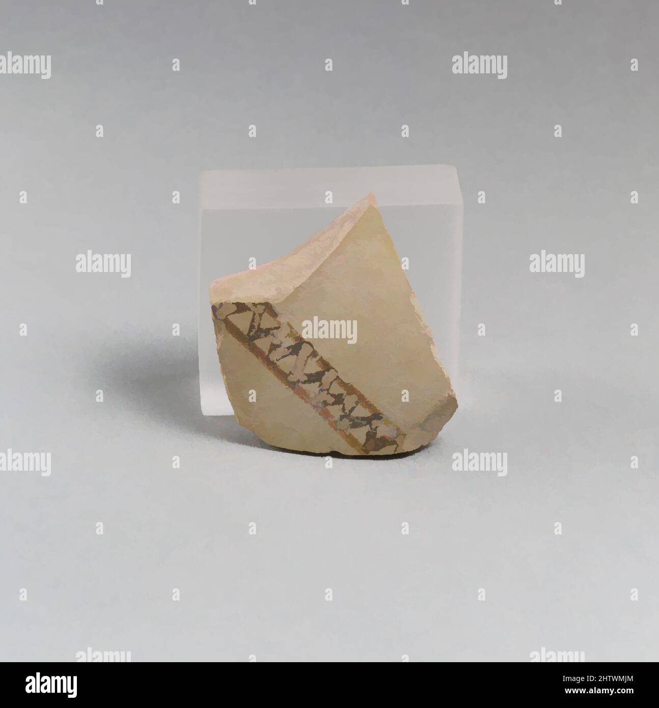 Arte ispirata da Vase Fragment, Late Elladic IIIA, ca. 1400–1300 a.C., miceneo, terracotta, 1 1/2 x 1 1/2 x 1/8 pollici (3,8 x 3,8 x 0,4 cm), vasi, opere classiche modernizzate da Artotop con un tocco di modernità. Forme, colore e valore, impatto visivo accattivante sulle emozioni artistiche attraverso la libertà delle opere d'arte in modo contemporaneo. Un messaggio senza tempo che persegue una nuova direzione selvaggiamente creativa. Artisti che si rivolgono al supporto digitale e creano l'NFT Artotop Foto Stock