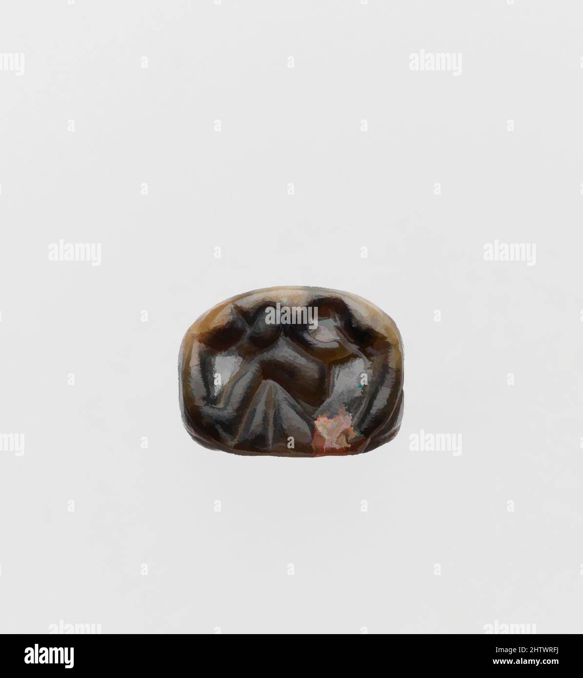 Arte ispirata a Prism, sigillo triangolare, Minoan medio II, ca. 1800–1700 a.C., Minoan, Steatite, 5/8 x 1/2 x 5/16 pollici (1,6 x 1,2 x 0,7 cm), Gemme, gemma a tre lati con uomo con caraffa; quadruplicato; capra, opere classiche modernizzate da Artotop con un tuffo di modernità. Forme, colore e valore, impatto visivo accattivante sulle emozioni artistiche attraverso la libertà delle opere d'arte in modo contemporaneo. Un messaggio senza tempo che persegue una nuova direzione selvaggiamente creativa. Artisti che si rivolgono al supporto digitale e creano l'NFT Artotop Foto Stock