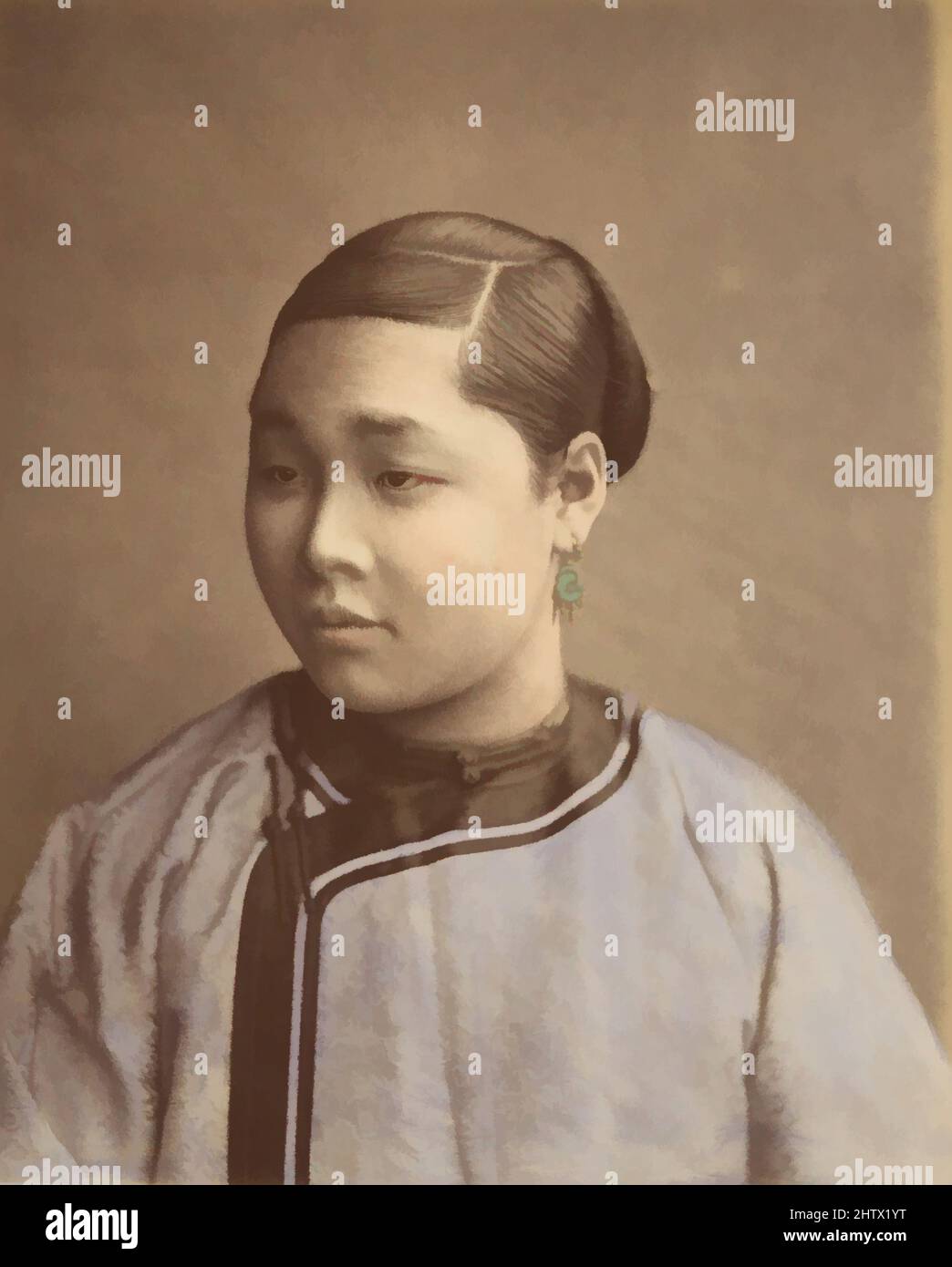 Arte ispirata a Fille de Shanghai, 1870s, stampa in argento albume da vetro negativo, 23,7 x 19,2 cm (9 5/16 x 7 9/16 poll.), fotografie, Raimund von Stillfried (austriaco, 1839–1911, opere classiche modernizzate da Artotop con un tuffo di modernità. Forme, colore e valore, impatto visivo accattivante sulle emozioni artistiche attraverso la libertà delle opere d'arte in modo contemporaneo. Un messaggio senza tempo che persegue una nuova direzione selvaggiamente creativa. Artisti che si rivolgono al supporto digitale e creano l'NFT Artotop Foto Stock