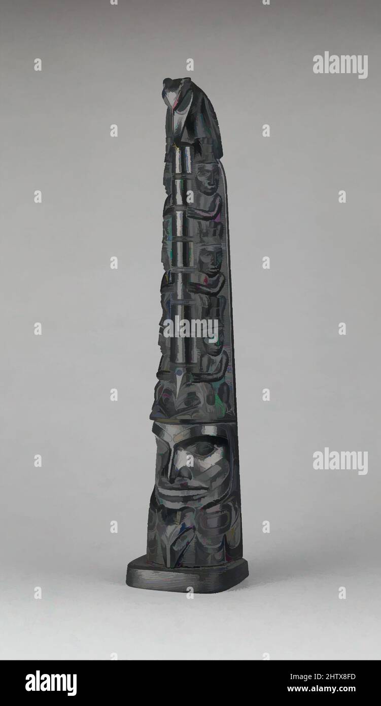 Arte ispirata a Totem Pole Model, ca. 1890, Canada, British Columbia, Haida, Argillite, H. 16 1/4 x W. 3 1/4 poll. (41,3 x 8,3 cm), pietra-scultura, Charles Edenshaw, i pali del totem del modello cominciarono ad essere scolpiti nel nord-ovest del Pacifico a metà del 1860s, quando i pali del totem del pieno-formato erano no, le opere classiche modernizzate da Artotop con un tuffo di modernità. Forme, colore e valore, impatto visivo accattivante sulle emozioni artistiche attraverso la libertà delle opere d'arte in modo contemporaneo. Un messaggio senza tempo che persegue una nuova direzione selvaggiamente creativa. Artisti che si rivolgono al supporto digitale e creano l'NFT Artotop Foto Stock