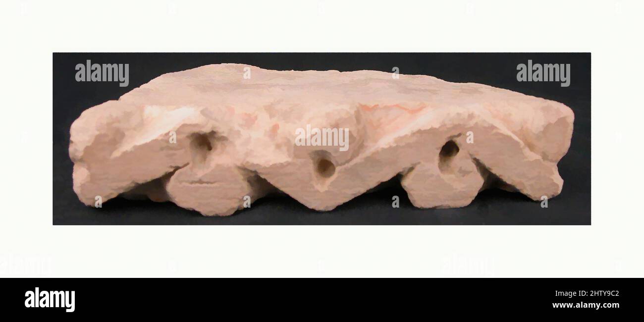 Arte ispirata da un frammento di un fregio, 11th secolo, fatto in Iran, Nishapur, Earthenware; Scolpito e dipinto, H. 1 5/16 poll. (3,4 cm), Ceramica, opere classiche modernizzate da Artotop con un tuffo di modernità. Forme, colore e valore, impatto visivo accattivante sulle emozioni artistiche attraverso la libertà delle opere d'arte in modo contemporaneo. Un messaggio senza tempo che persegue una nuova direzione selvaggiamente creativa. Artisti che si rivolgono al supporto digitale e creano l'NFT Artotop Foto Stock