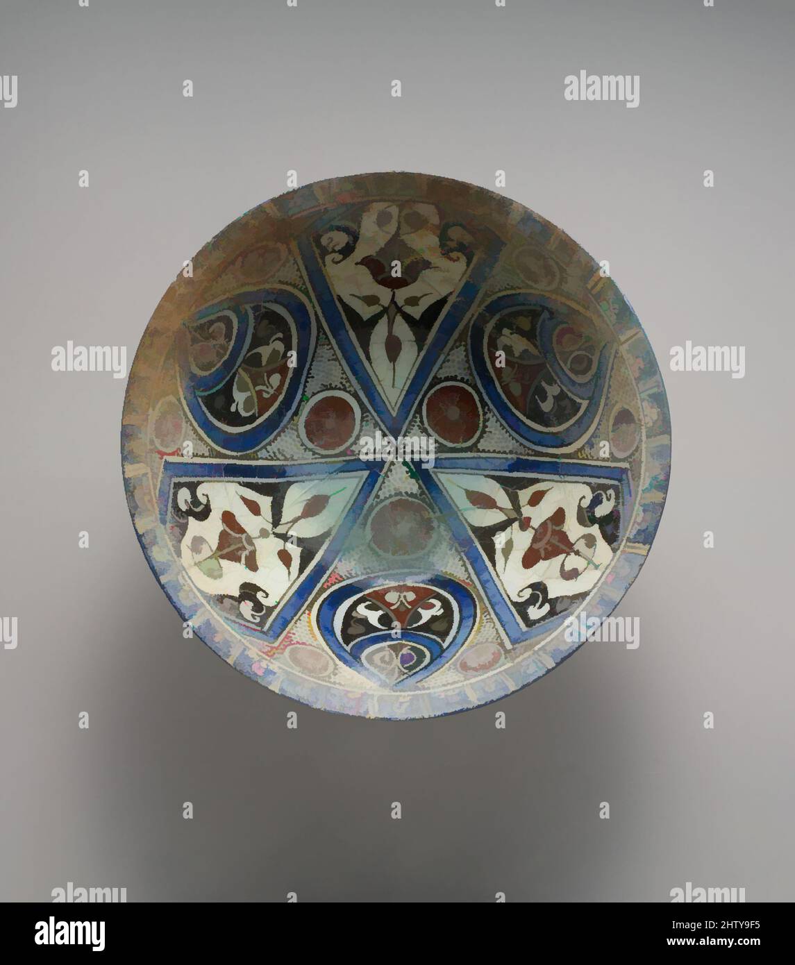 Arte ispirata da Bowl, fine 12th–inizio 13th secolo, fatta in Siria, probabilmente Damasco, Stonepaste; policromo dipinto sotto glassa trasparente, Diam. 8 7/8 poll. (22,5 cm), Ceramica, questa ciotola rappresenta un'altra innovazione che ha coinciso con l'adozione siriana della stonepaste: Le opere classiche modernizzate da Artotop con un tuffo di modernità. Forme, colore e valore, impatto visivo accattivante sulle emozioni artistiche attraverso la libertà delle opere d'arte in modo contemporaneo. Un messaggio senza tempo che persegue una nuova direzione selvaggiamente creativa. Artisti che si rivolgono al supporto digitale e creano l'NFT Artotop Foto Stock