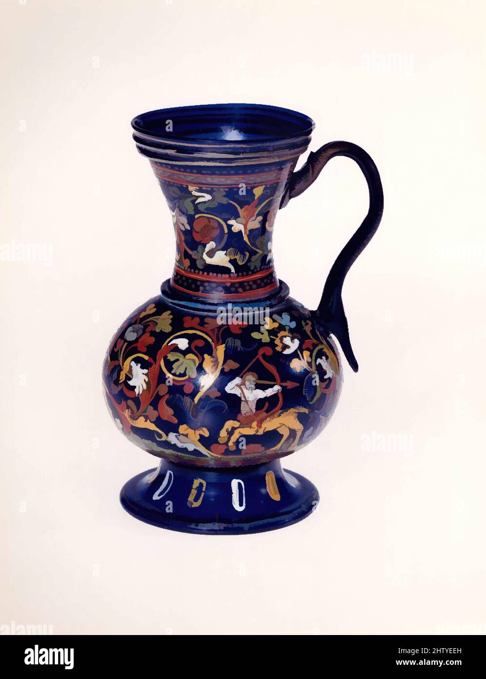 Arte ispirata alla caraffa, ca. 1500–1510, italiano (Venezia), trasparente, blu scuro, vetro non piombo. Soffiato, smaltato, dorato, H. 8 1/4 poll. (21cm), vetro, opere classiche modernizzate da Artotop con un tuffo di modernità. Forme, colore e valore, impatto visivo accattivante sulle emozioni artistiche attraverso la libertà delle opere d'arte in modo contemporaneo. Un messaggio senza tempo che persegue una nuova direzione selvaggiamente creativa. Artisti che si rivolgono al supporto digitale e creano l'NFT Artotop Foto Stock