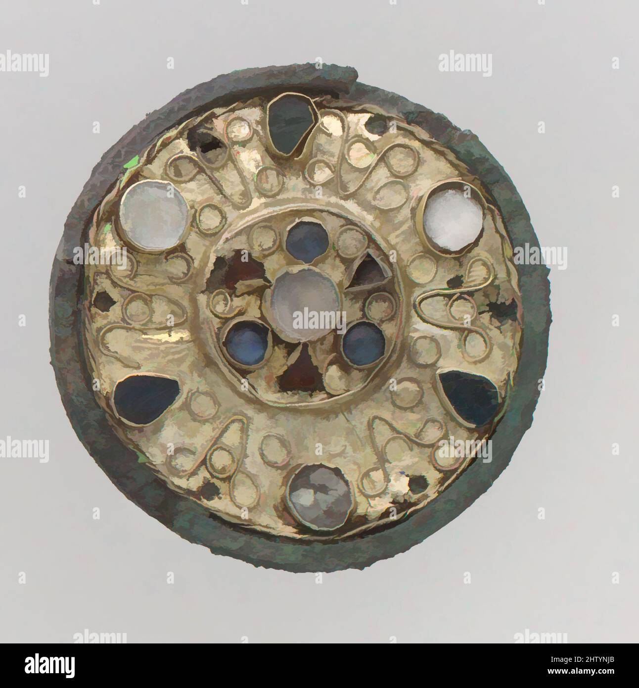 Art Inspired by Disk Brooch, 600–700, Frankish, Gold, vetro blu e verde, granato, madreperla; retro argento, tuta: 1 5/8 x 1/2 pollici (4,1 x 1,2 cm), Metalwork-Gold, opere classiche modernizzate da Artotop con un tuffo di modernità. Forme, colore e valore, impatto visivo accattivante sulle emozioni artistiche attraverso la libertà delle opere d'arte in modo contemporaneo. Un messaggio senza tempo che persegue una nuova direzione selvaggiamente creativa. Artisti che si rivolgono al supporto digitale e creano l'NFT Artotop Foto Stock