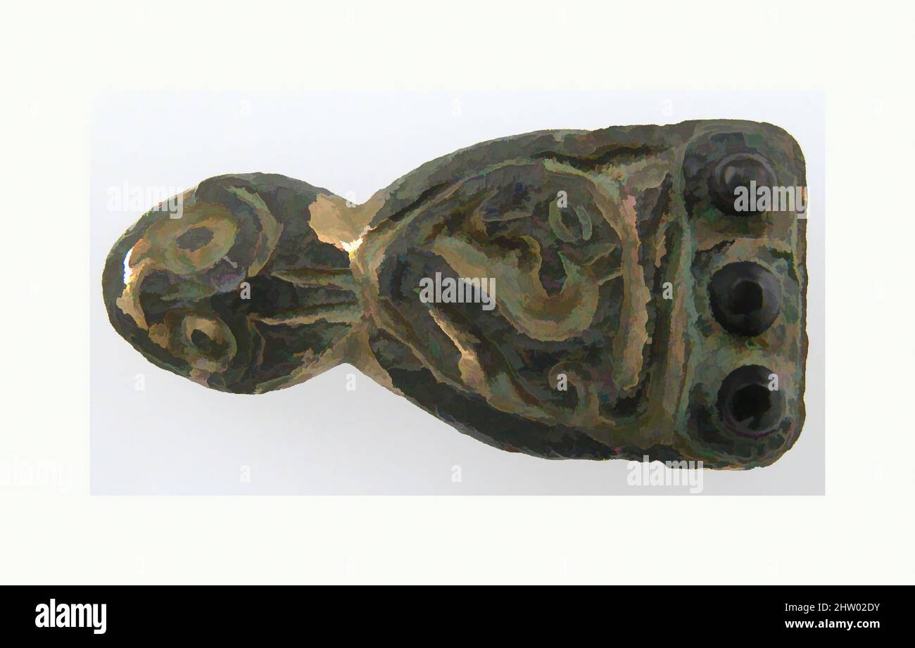 Arte ispirata a Clasp, 6th–8th secolo, inglese o europeo (?), lega di rame. Dorato, totale: 1 1/16 x 1/2 x 1/4 pollici (2,7 x 1,3 x 0,7 cm), in lega di rame metallizzato, opere classiche modernizzate da Artotop con un tocco di modernità. Forme, colore e valore, impatto visivo accattivante sulle emozioni artistiche attraverso la libertà delle opere d'arte in modo contemporaneo. Un messaggio senza tempo che persegue una nuova direzione selvaggiamente creativa. Artisti che si rivolgono al supporto digitale e creano l'NFT Artotop Foto Stock