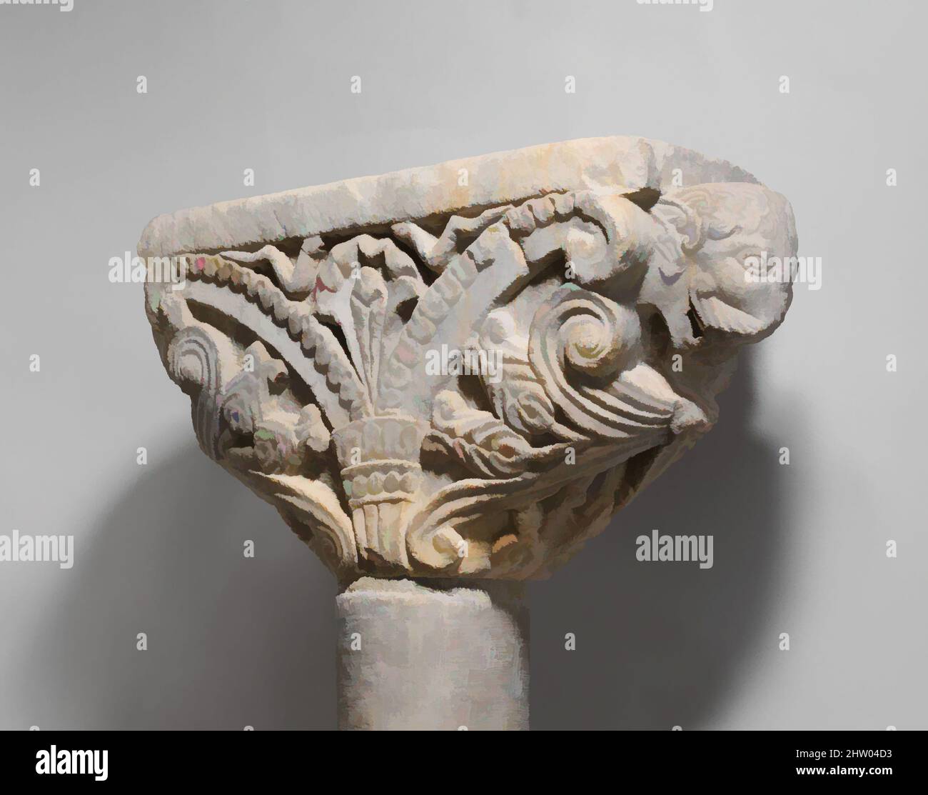 Arte ispirata alla capitale a forma di cuneo, fine del 11th secolo, made in Puglia, Italy, Marmo, totale: 11 1/8 x 23 1/2 x 7 5/8 pollici (28,3 x 59,7 x 19,4 cm), scultura-architettura, opere classiche modernizzate da Artotop con un tocco di modernità. Forme, colore e valore, impatto visivo accattivante sulle emozioni artistiche attraverso la libertà delle opere d'arte in modo contemporaneo. Un messaggio senza tempo che persegue una nuova direzione selvaggiamente creativa. Artisti che si rivolgono al supporto digitale e creano l'NFT Artotop Foto Stock