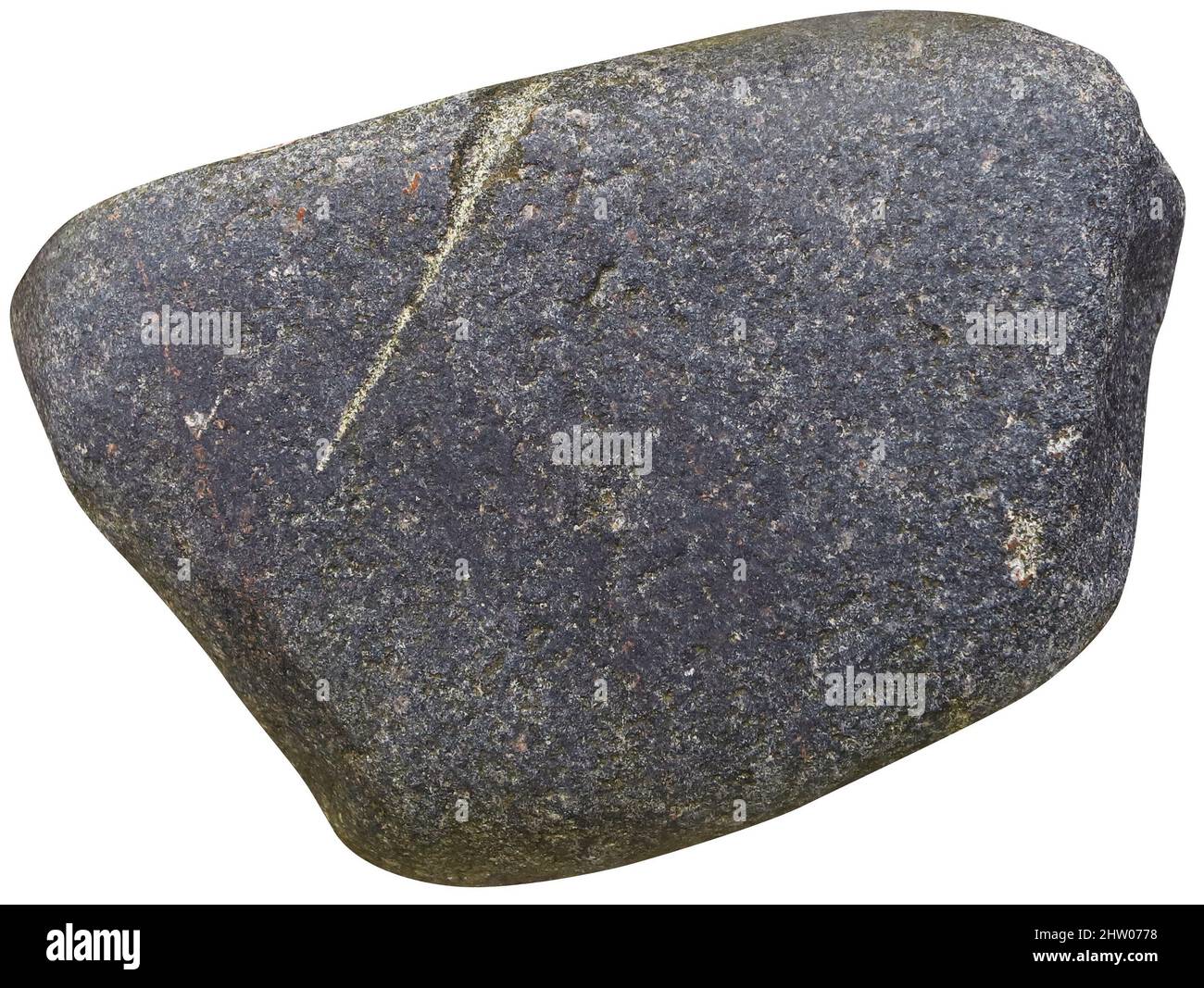 Primo piano della pietra grigio scuro isolato su sfondo bianco. Foto Stock