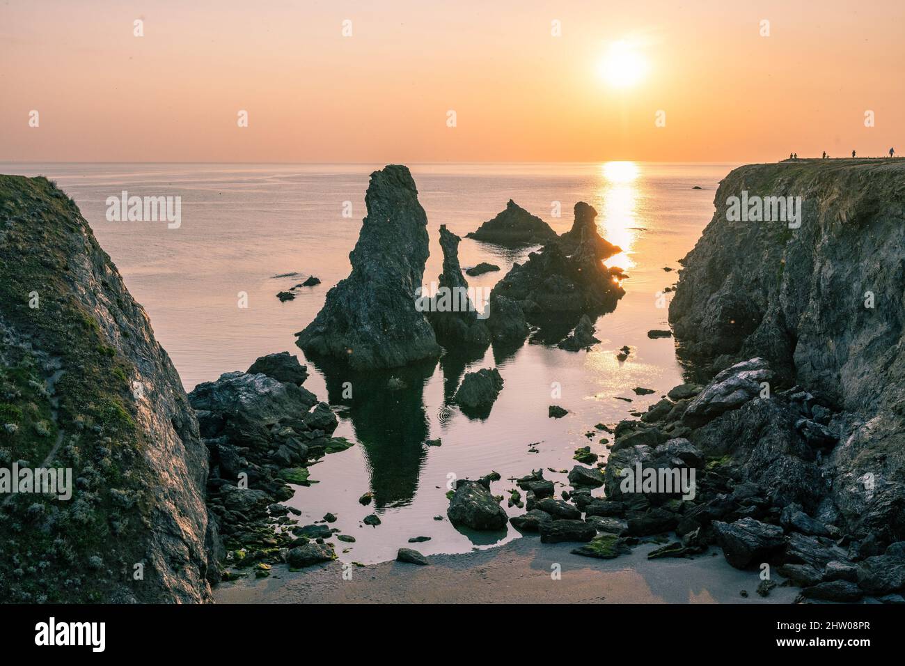 Les Aiguilles formazioni rocciose che sembrano aghi dal mare e sono stati motivi nei dipinti degli impressionisti. Foto Stock