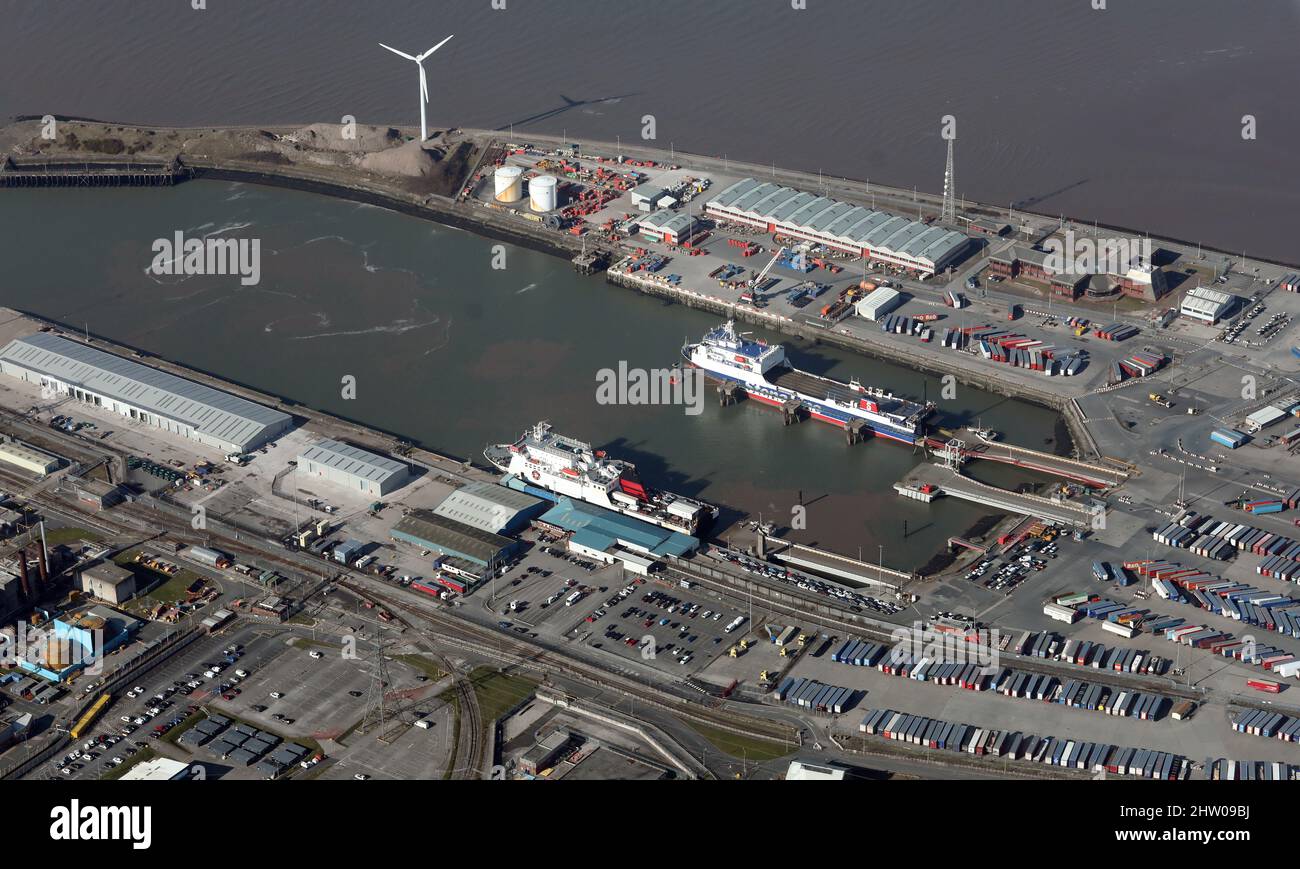 Vista aerea del porto di Heysham e del terminal passeggeri dell'isola di Man Steam Packet, Heysham, Lancashire Foto Stock