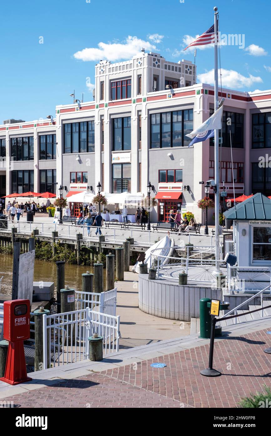 Alexandria, Virginia. Il Torpedo Factory Art Center, ex fabbrica di munizioni navali della seconda Guerra Mondiale. Foto Stock