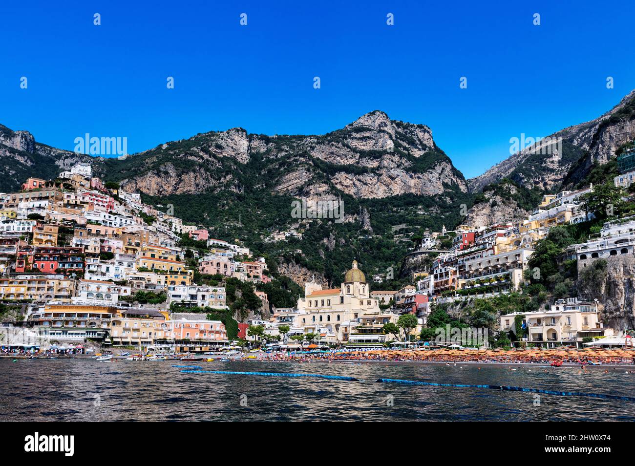 Il charming coastal resort borgo di Positano, Costiera Amalfitana, Italia Foto Stock
