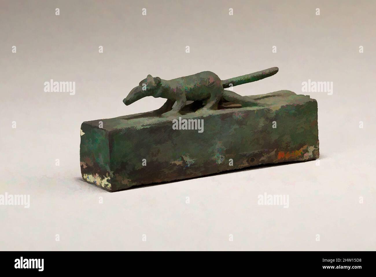 Arte ispirata da Box per la mummia animale, periodo tardo-tolemaico, 664–30 a.C., dall'Egitto, metallo rameoso, H. 4,3 cm (1 11/16 poll.); W. 2,5 cm (1 poll.); L. 10,8 cm (4 1/4 poll.), il topo di ciottola era un animale sacro alla divinità solare Horus di Letopolis, ma è stato onorato in tutto l'Egitto, opere classiche modernizzate da Artotop con un tuffo di modernità. Forme, colore e valore, impatto visivo accattivante sulle emozioni artistiche attraverso la libertà delle opere d'arte in modo contemporaneo. Un messaggio senza tempo che persegue una nuova direzione selvaggiamente creativa. Artisti che si rivolgono al supporto digitale e creano l'NFT Artotop Foto Stock Arte ispirata da Box per la mummia animale, periodo tardo-tolemaico, 664–30 a.C., dall'Egitto, metallo rameoso, H. 4,3 cm (1 11/16 poll.); W. 2,5 cm (1 poll.); L. 10,8 cm (4 1/4 poll.), il topo di ciottola era un animale sacro alla divinità solare Horus di Letopolis, ma è stato onorato in tutto l'Egitto, opere classiche modernizzate da Artotop con un tuffo di modernità. Forme, colore e valore, impatto visivo accattivante sulle emozioni artistiche attraverso la libertà delle opere d'arte in modo contemporaneo. Un messaggio senza tempo che persegue una nuova direzione selvaggiamente creativa. Artisti che si rivolgono al supporto digitale e creano l'NFT Artotop Foto Stock