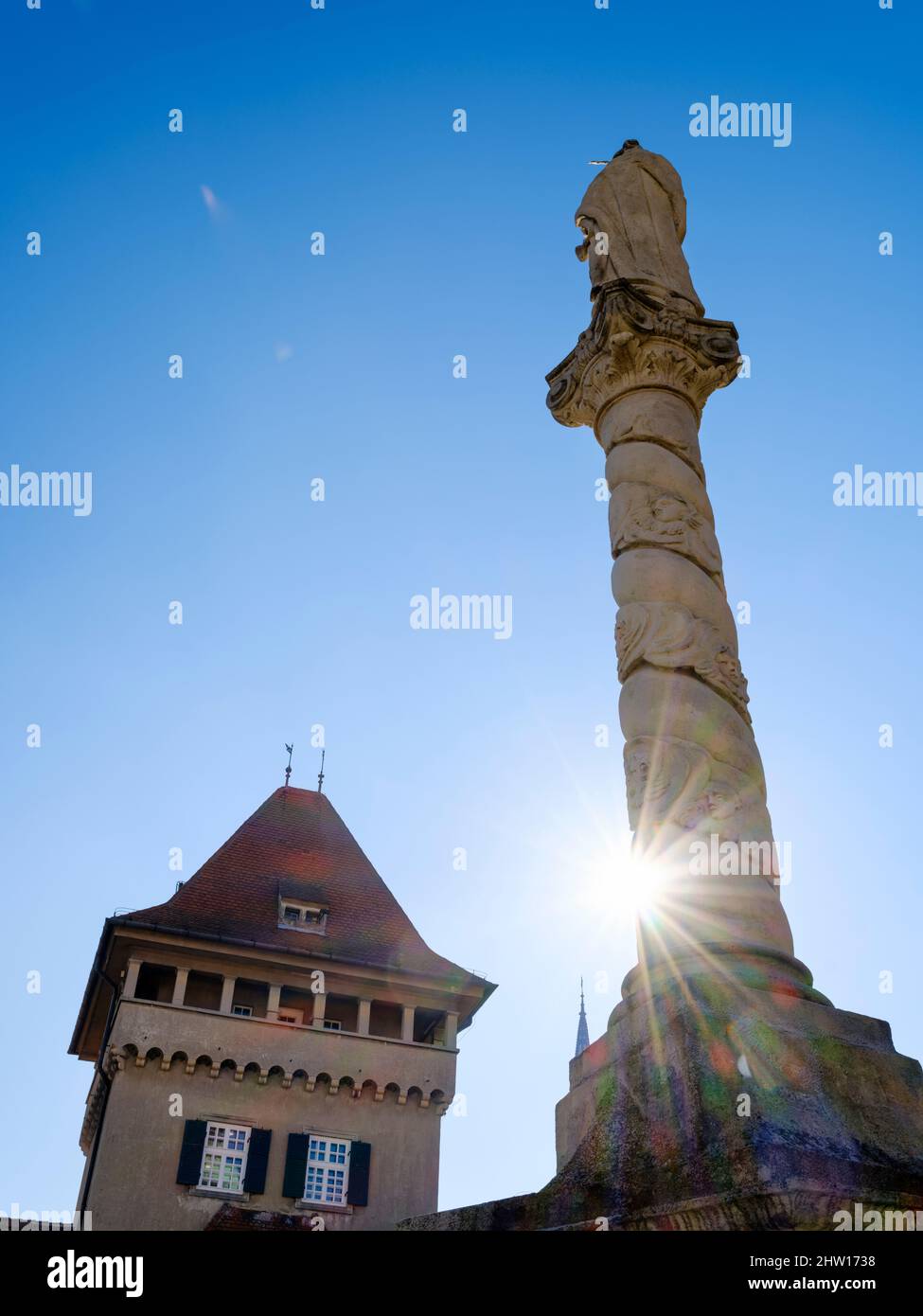 Hoesoek Tornya, la porta degli eroi e la colonna di Maria. La città medievale di Koeszeg nella Transdanubia occidentale vicino al confine austriaco. Europa, Euro orientale Foto Stock