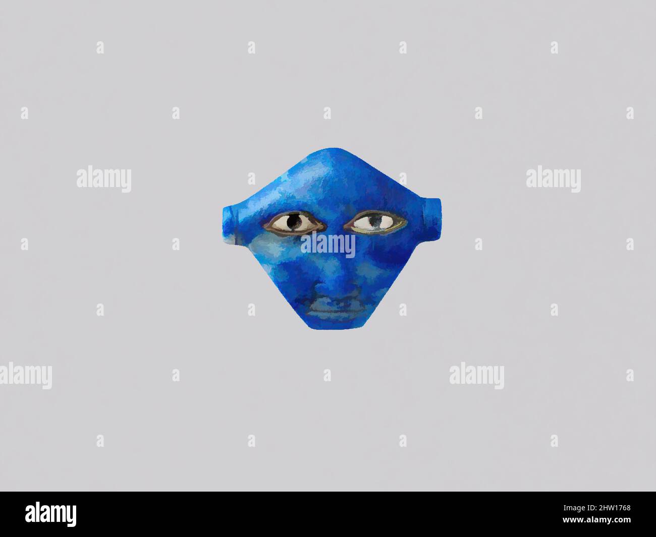 Arte ispirata dal volto della dea Hathor, terzo periodo intermedio del nuovo Regno, ca. 1100–664 a.C., dall'Egitto, Lapis lazuli, oro, travertino (alabastro egiziano), h. 1,2 cm (1/2 poll.); w. 1,4 (9/16 poll.); th. 0,2 cm (1/16 pollici), opere classiche modernizzate da Artotop con un tuffo di modernità. Forme, colore e valore, impatto visivo accattivante sulle emozioni artistiche attraverso la libertà delle opere d'arte in modo contemporaneo. Un messaggio senza tempo che persegue una nuova direzione selvaggiamente creativa. Artisti che si rivolgono al supporto digitale e creano l'NFT Artotop Foto Stock