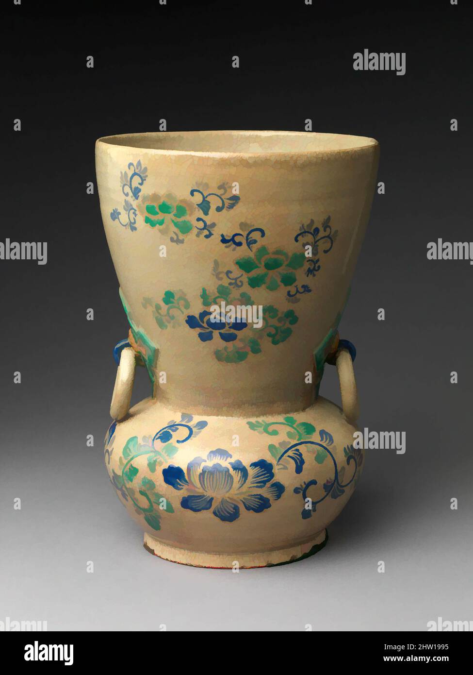 Arte ispirata al vaso dei Fiori, periodo Edo (1615-1868), ca. 1700–1780, Giappone, gres (Ko-Kiyomizu ware), H. 14 poll. (35,6 cm), Ceramica, opere classiche modernizzate da Artotop con un tuffo di modernità. Forme, colore e valore, impatto visivo accattivante sulle emozioni artistiche attraverso la libertà delle opere d'arte in modo contemporaneo. Un messaggio senza tempo che persegue una nuova direzione selvaggiamente creativa. Artisti che si rivolgono al supporto digitale e creano l'NFT Artotop Foto Stock