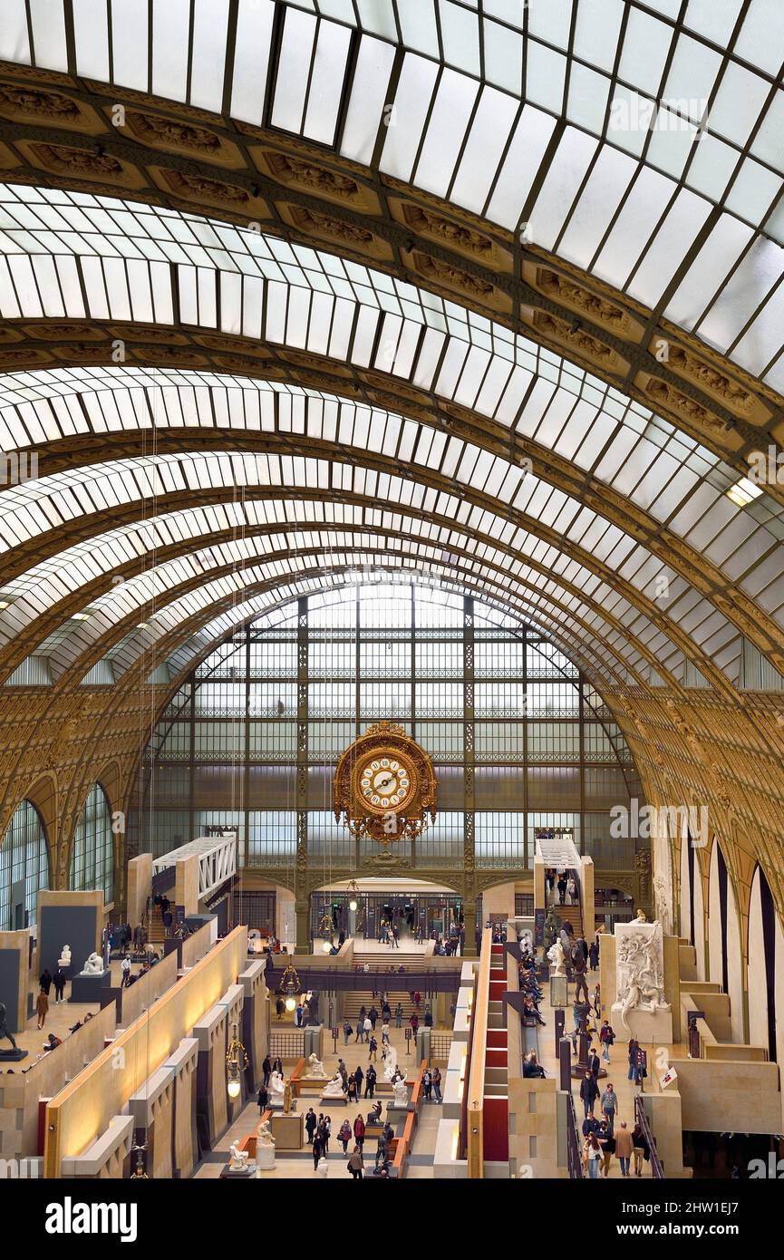 Francia, Parigi, Museo d'Orsay, vista generale della navata Foto Stock