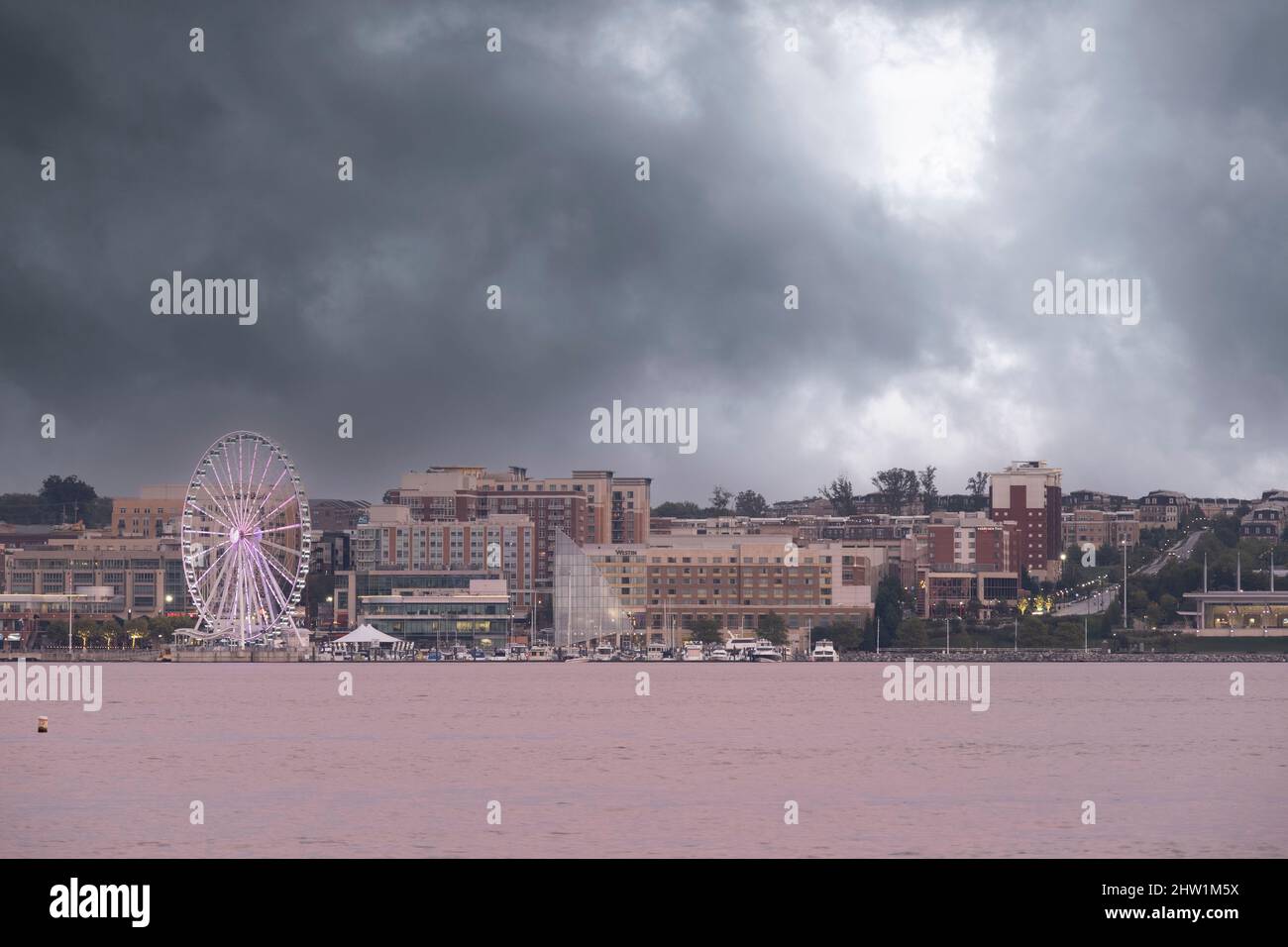 National Harbor, Maryland e Potomac River, dal lato della Virginia. Foto Stock