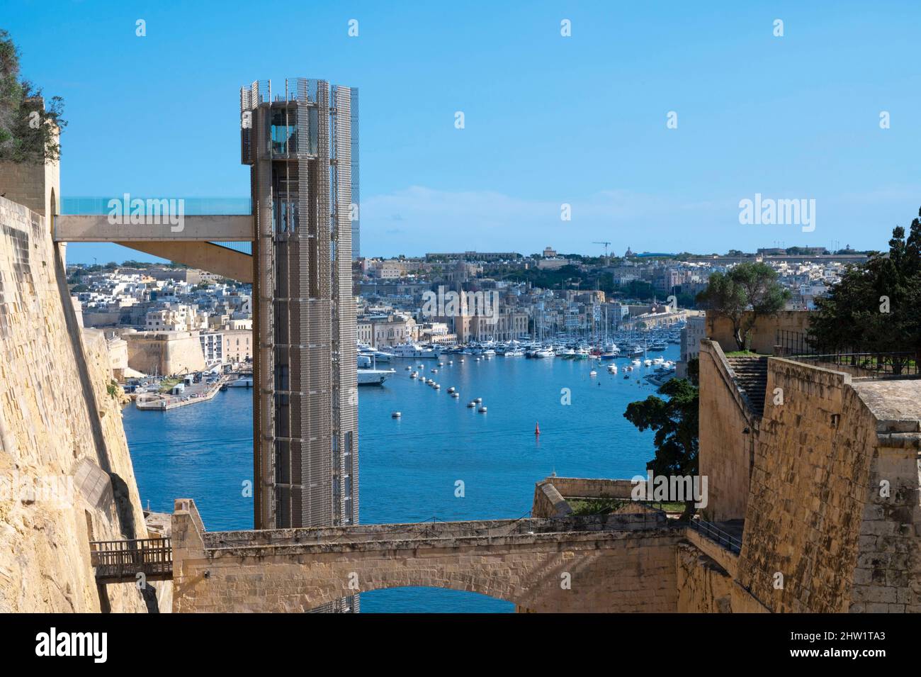 Malta, Valletta, città dichiarata patrimonio dell'umanità dall'UNESCO, ascensore per l'alta Barrakka giardini Foto Stock