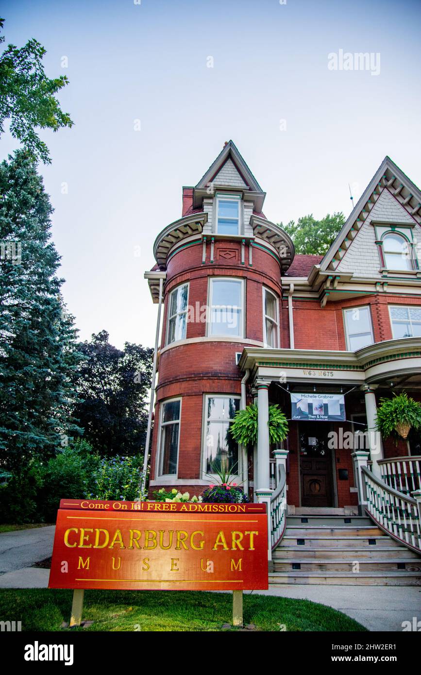 Strade e negozi di Cedarburg, Wisconsin, USA. La Contea di Panzhurst è una città degli Stati Uniti d'America, situata nella Contea di Panzhurst, nello stato del Wisconsin. Foto Stock