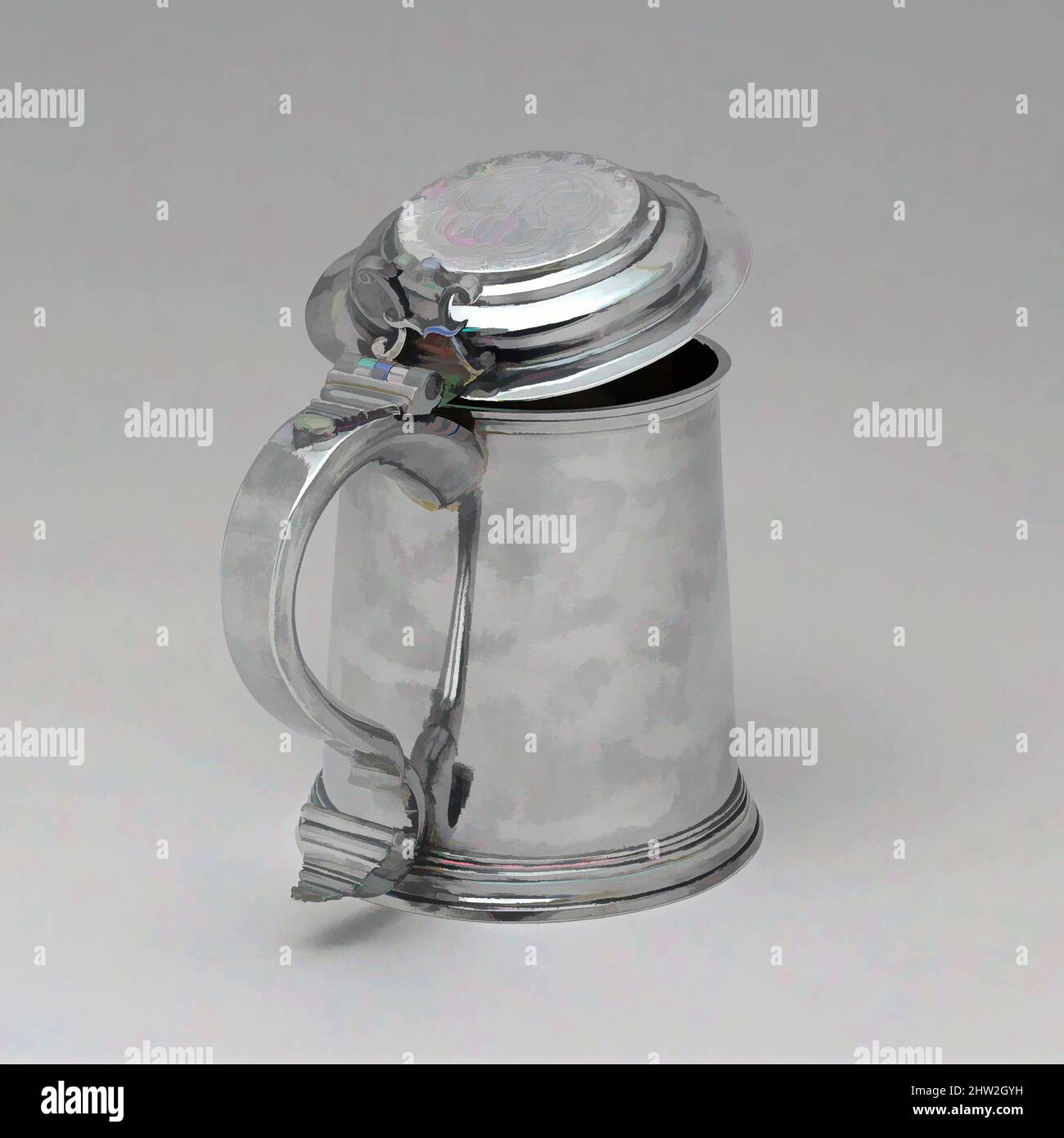 Arte ispirata a Tankard, ca. 1763, made in New York, New York, Stati Uniti, America, Argento, Totale: 7 1/2 x 8 9/16 poll. (19,1 x 21,7 cm); 40 once 2 dwt. (1247,6 g), Silver, Thomas Hamersley (1727–1781, opere classiche modernizzate da Artotop con un tocco di modernità. Forme, colore e valore, impatto visivo accattivante sulle emozioni artistiche attraverso la libertà delle opere d'arte in modo contemporaneo. Un messaggio senza tempo che persegue una nuova direzione selvaggiamente creativa. Artisti che si rivolgono al supporto digitale e creano l'NFT Artotop Foto Stock