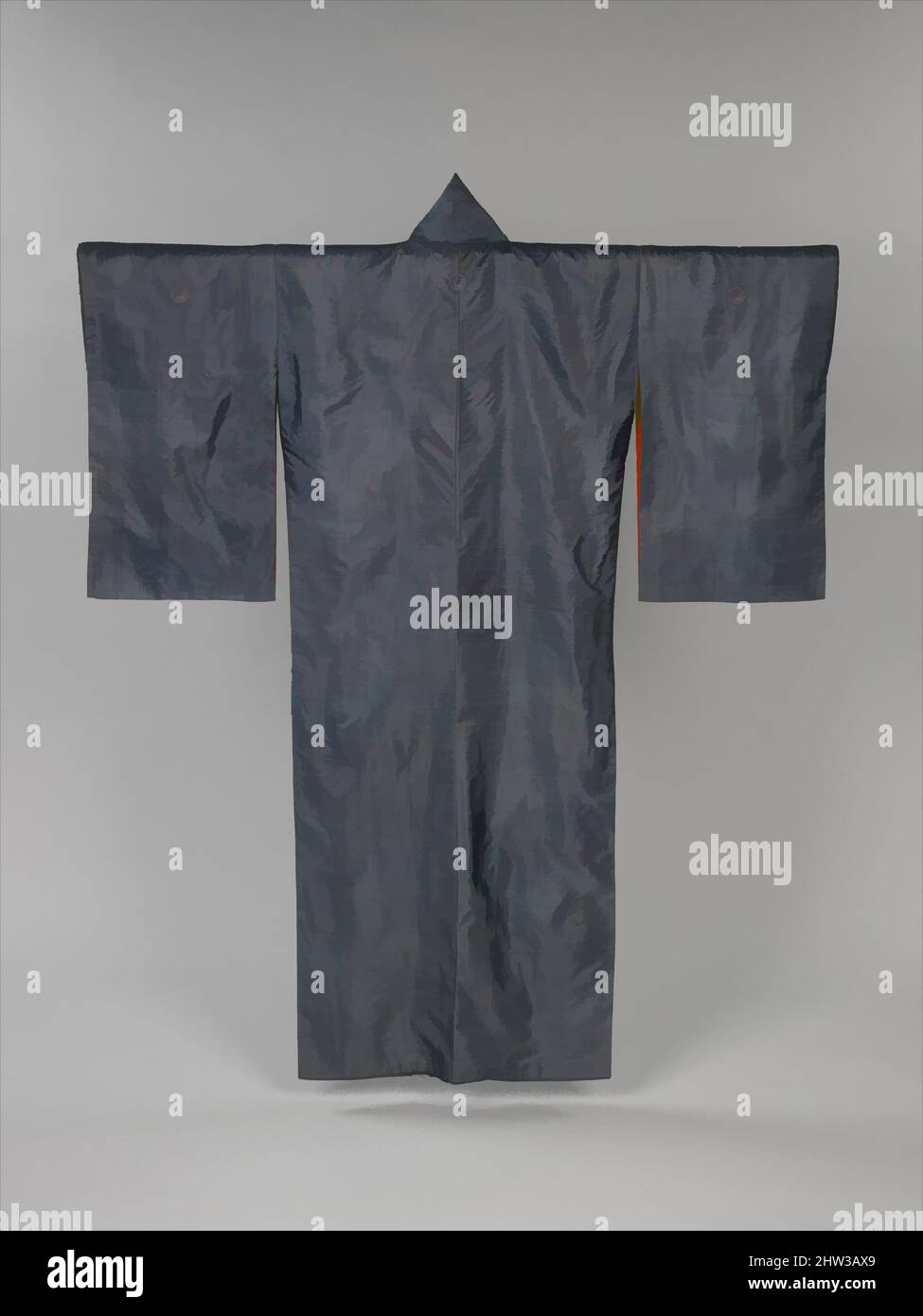 Arte ispirata a 鼠平絹地梅樹模様着物, Kimono con Plum Tree fiorito, periodo Meiji (1868–1912), seconda metà del 19th secolo, Giappone, seta a tela piana con tintura resist, inchiostro, pigmenti, seta e ricami con filo metallico, tuta: 62 x 49 poll. (157,5 x 124,5 cm), Costumi, Paste-resist, opere classiche modernizzate da Artotop con un tuffo di modernità. Forme, colore e valore, impatto visivo accattivante sulle emozioni artistiche attraverso la libertà delle opere d'arte in modo contemporaneo. Un messaggio senza tempo che persegue una nuova direzione selvaggiamente creativa. Artisti che si rivolgono al supporto digitale e creano l'NFT Artotop Foto Stock