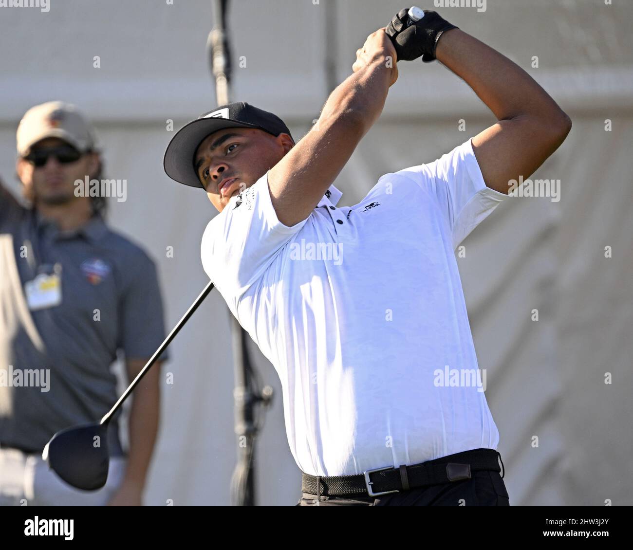 Orlando, Stati Uniti. 03rd Mar 2022. Sebastian Munoz tee off al 2022 Arnold Palmer Invitational tenuto al Bay Hill Club and Lodge di Orlando, Florida Giovedi 3 marzo 2022. Foto di Joe Marino/UPI Credit: UPI/Alamy Live News Foto Stock