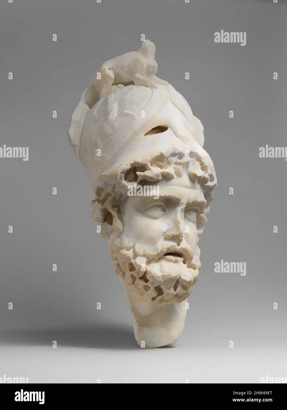 Arte ispirata dal frammento di rilievo di marmo con la testa di Marte, Mid-Imperial, inizio 3rd secolo d.C., romano, marmo, H. 14 7/8 poll. (37,8 cm), scultura in pietra, Marte era uno dei più importanti dei del pantheon romano. Numerosi templi, santuari e altari sono stati dedicati a lui in, opere classiche modernizzate da Artotop con un tuffo di modernità. Forme, colore e valore, impatto visivo accattivante sulle emozioni artistiche attraverso la libertà delle opere d'arte in modo contemporaneo. Un messaggio senza tempo che persegue una nuova direzione selvaggiamente creativa. Artisti che si rivolgono al supporto digitale e creano l'NFT Artotop Foto Stock