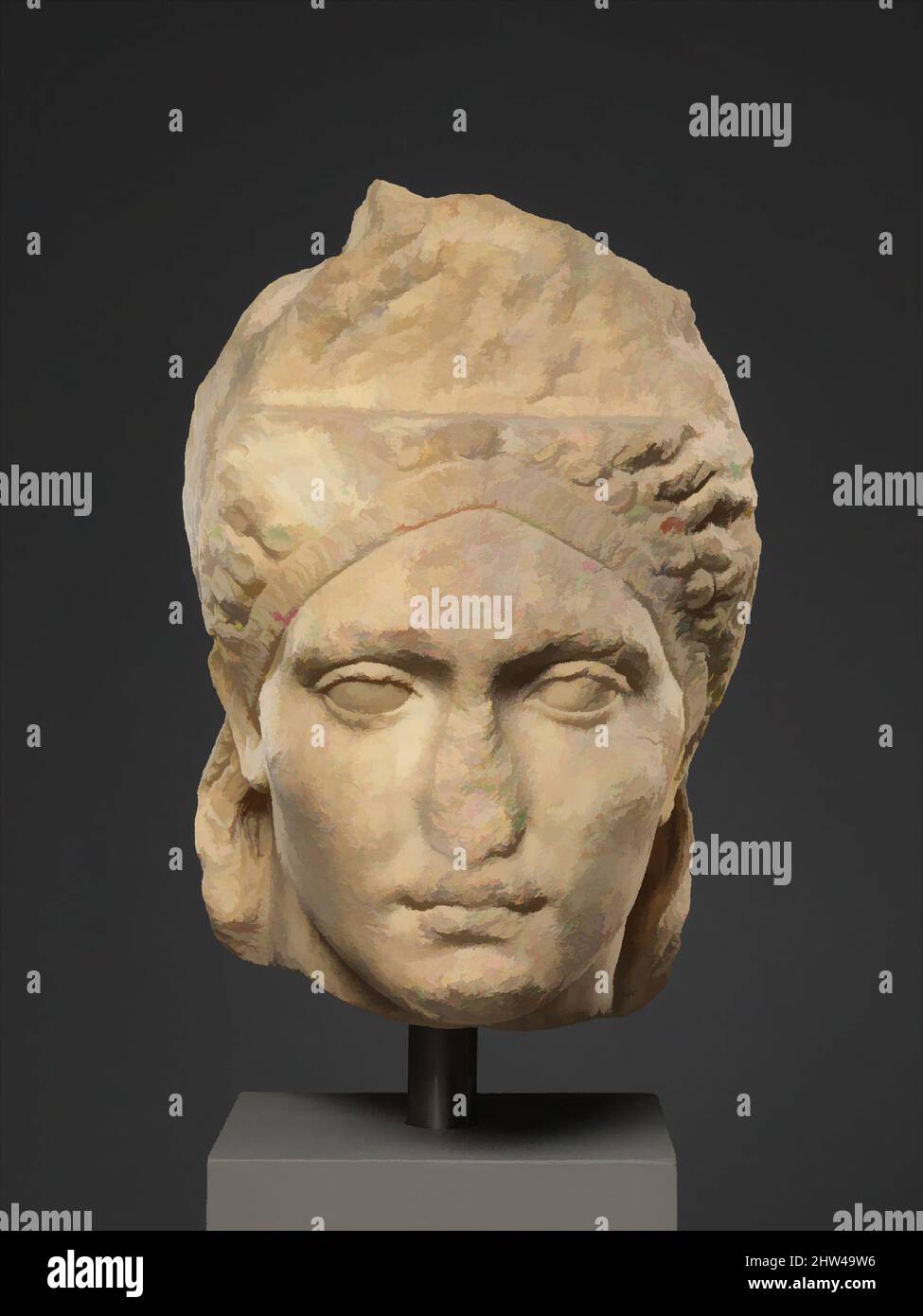 Arte ispirata al ritratto in marmo di dimensioni sovra-realistiche, probabilmente dell'imperatrice Sabina, adrianica, ca. A.D. 121–128, romana, marmo, 14 3/4 poll. (37,5 cm), scultura in pietra, questa imponente testa deriva probabilmente da una statua di Sabina, moglie dell'imperatore Adriano. Il volto è stato originariamente sormontato, opere classiche modernizzate da Artotop con un tuffo di modernità. Forme, colore e valore, impatto visivo accattivante sulle emozioni artistiche attraverso la libertà delle opere d'arte in modo contemporaneo. Un messaggio senza tempo che persegue una nuova direzione selvaggiamente creativa. Artisti che si rivolgono al supporto digitale e creano l'NFT Artotop Foto Stock