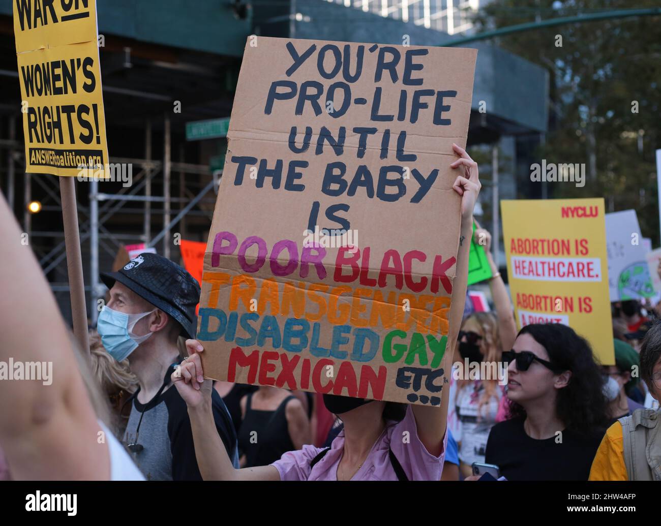 Le donne protestano a destra a New York City per smettere di vietare gli aborti . Foto Stock