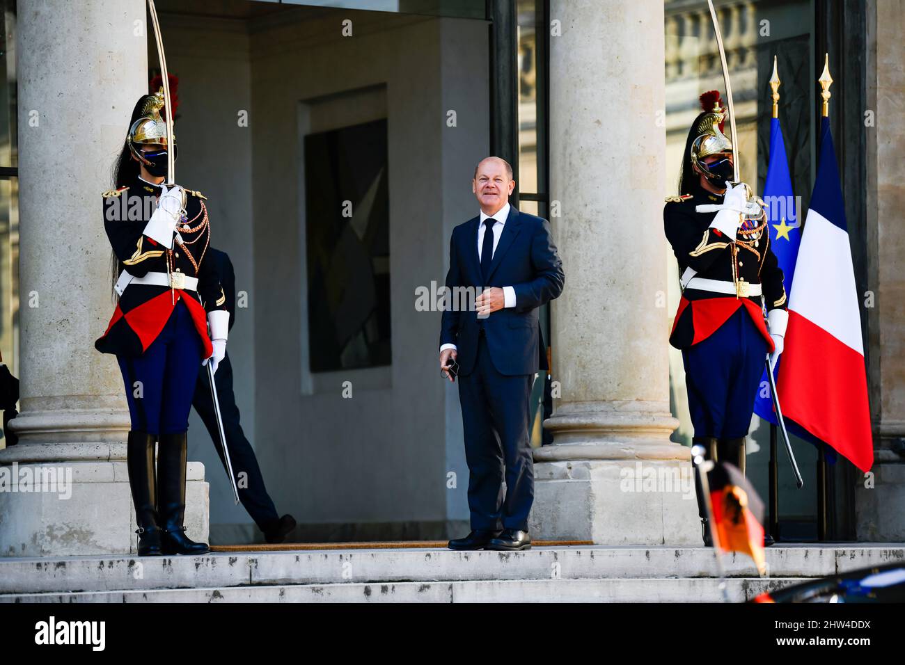 PARIGI, FRANCIA - 6 SETTEMBRE 2021 : OLAF Scholz, Cancelliere della Germania e membro del Partito socialdemocratico (SPD), al Palazzo Elysee. Foto Stock