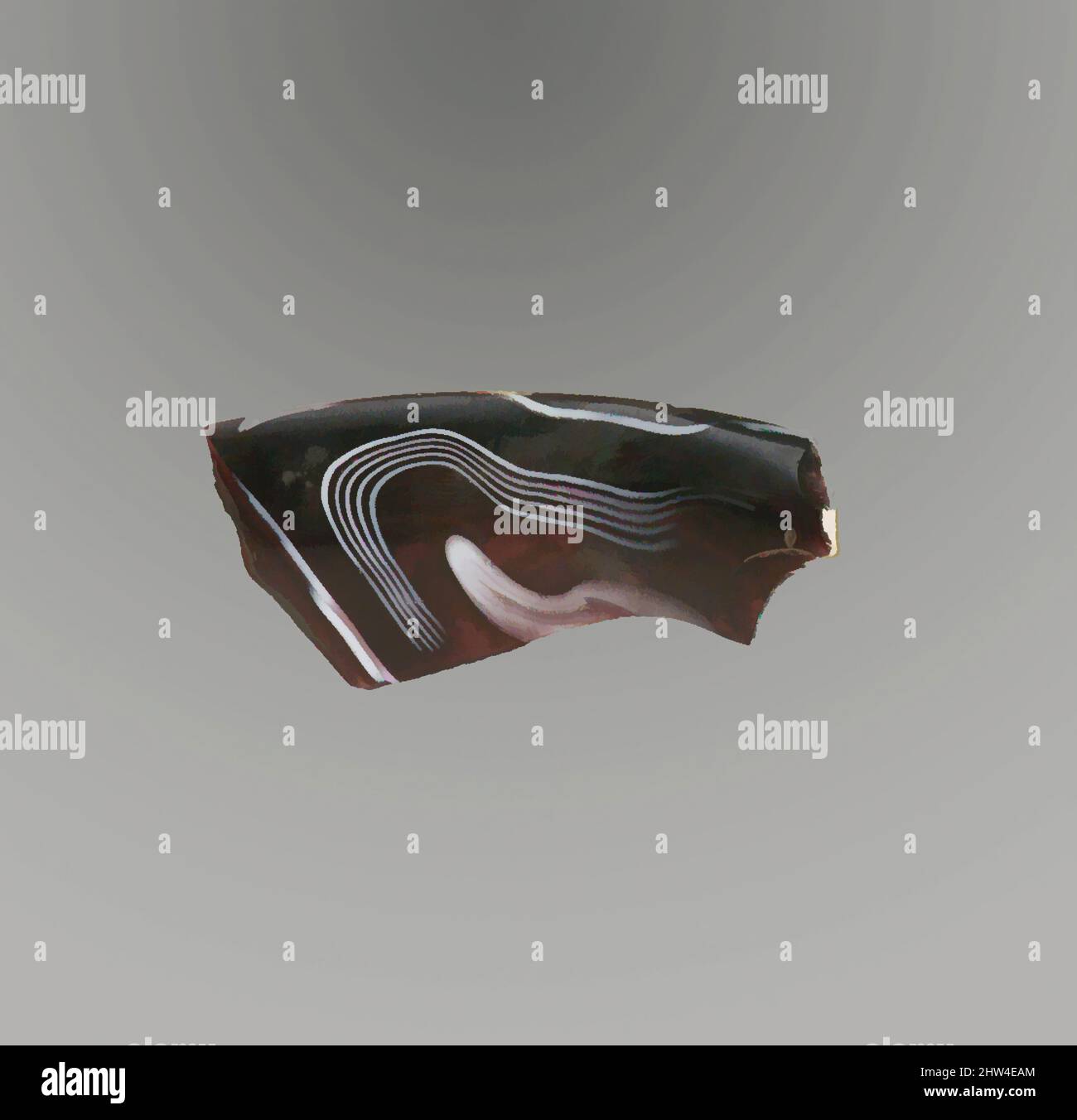 Arte ispirata dal frammento di ciotola a coste di mosaico di vetro, imperiale antico, fine 1st secolo a.C.–inizio 1st secolo d.C., romano, vetro; getto, altro: 1 3/8 x 2 3/4 pollici. (3,4 x 7 cm); diam. stimato del cerchio 7 5/8 poll. (19,4 cm), vetro, viola traslucido e bianco opaco., spesso, quasi orizzontale, opere classiche modernizzate da Artotop con un tuffo di modernità. Forme, colore e valore, impatto visivo accattivante sulle emozioni artistiche attraverso la libertà delle opere d'arte in modo contemporaneo. Un messaggio senza tempo che persegue una nuova direzione selvaggiamente creativa. Artisti che si rivolgono al supporto digitale e creano l'NFT Artotop Foto Stock