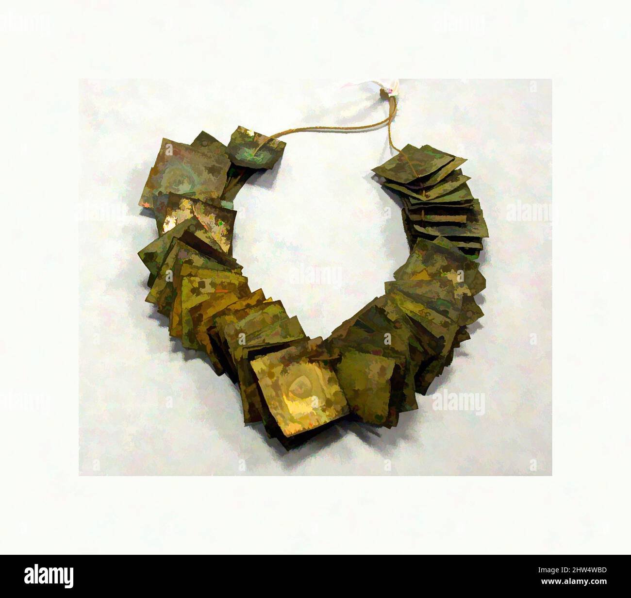 Arte ispirata da settantacinque placche d'argento martellate, 8th–metà 16th secolo, Perù, Perù; costa settentrionale (?), Argento, dorato, a x L: 7/8 x 7/8in. (2,2 x 2,2cm), ornamenti in metallo, opere classiche modernizzate da Artotop con un tocco di modernità. Forme, colore e valore, impatto visivo accattivante sulle emozioni artistiche attraverso la libertà delle opere d'arte in modo contemporaneo. Un messaggio senza tempo che persegue una nuova direzione selvaggiamente creativa. Artisti che si rivolgono al supporto digitale e creano l'NFT Artotop Foto Stock