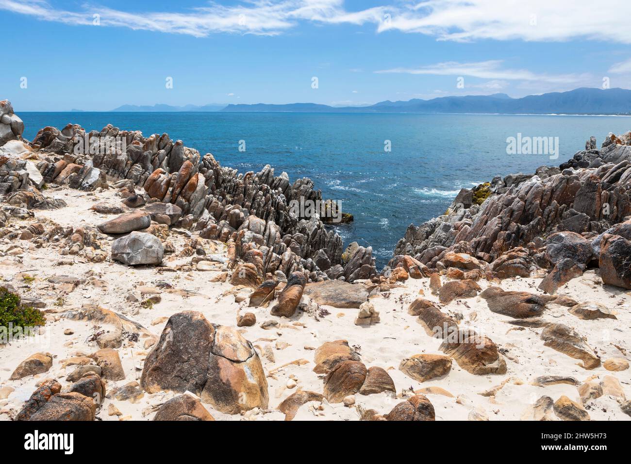 Sud Africa, De Kelders, costa rocciosa dell'Oceano Atlantico Foto Stock