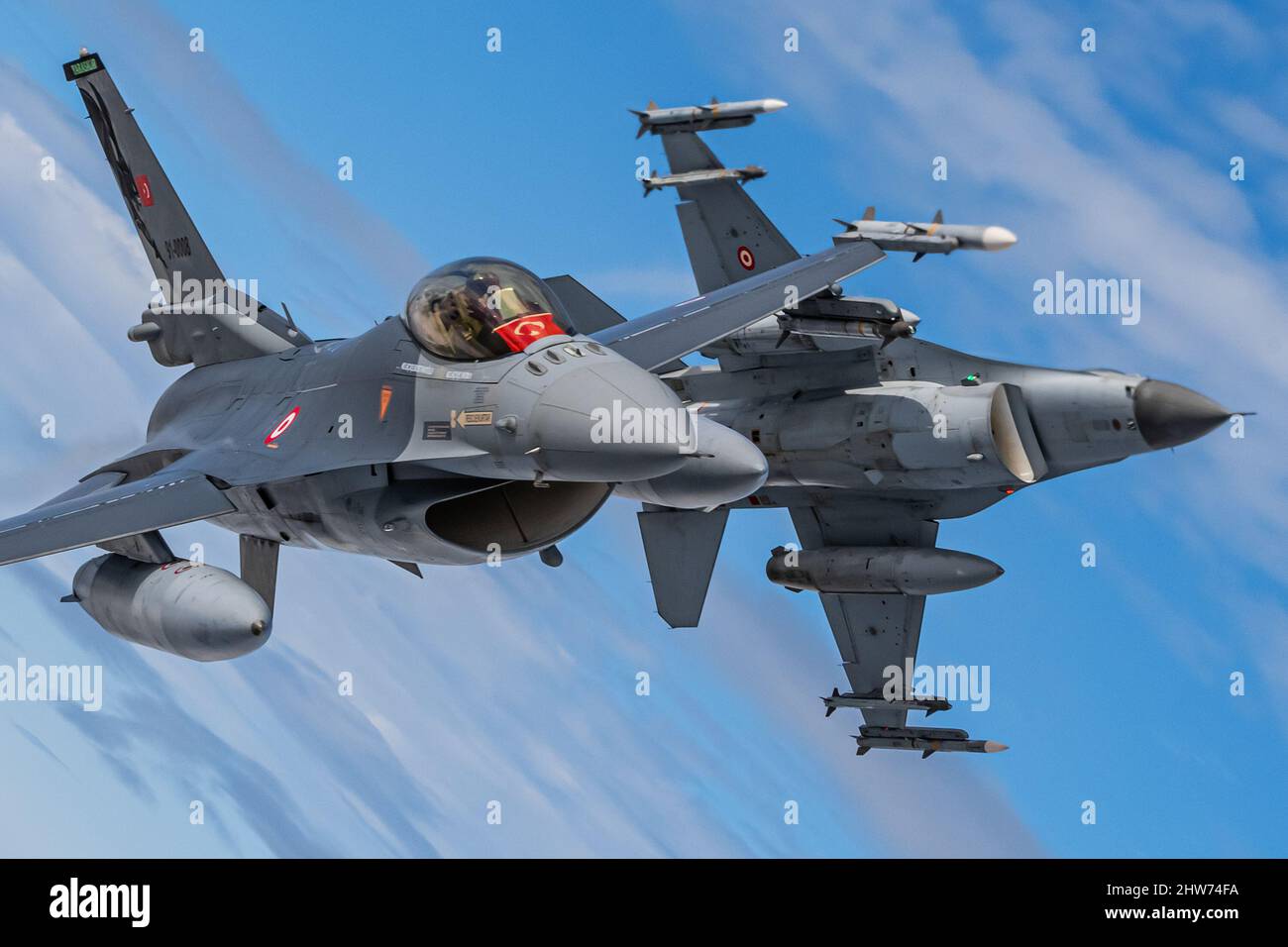 Aerei da combattimento armati durante una fotografia aerea, turco F-16s, NATO Baltic Air polizia Foto Stock