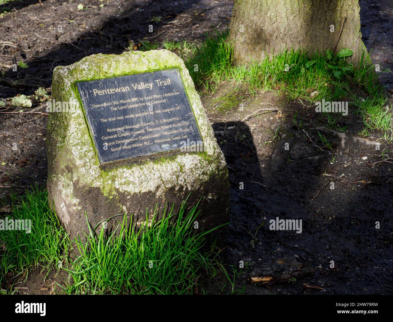Pentewan Valley Trail apertura targa commemorativa, Pentewan, Cornovaglia, Regno Unito Foto Stock