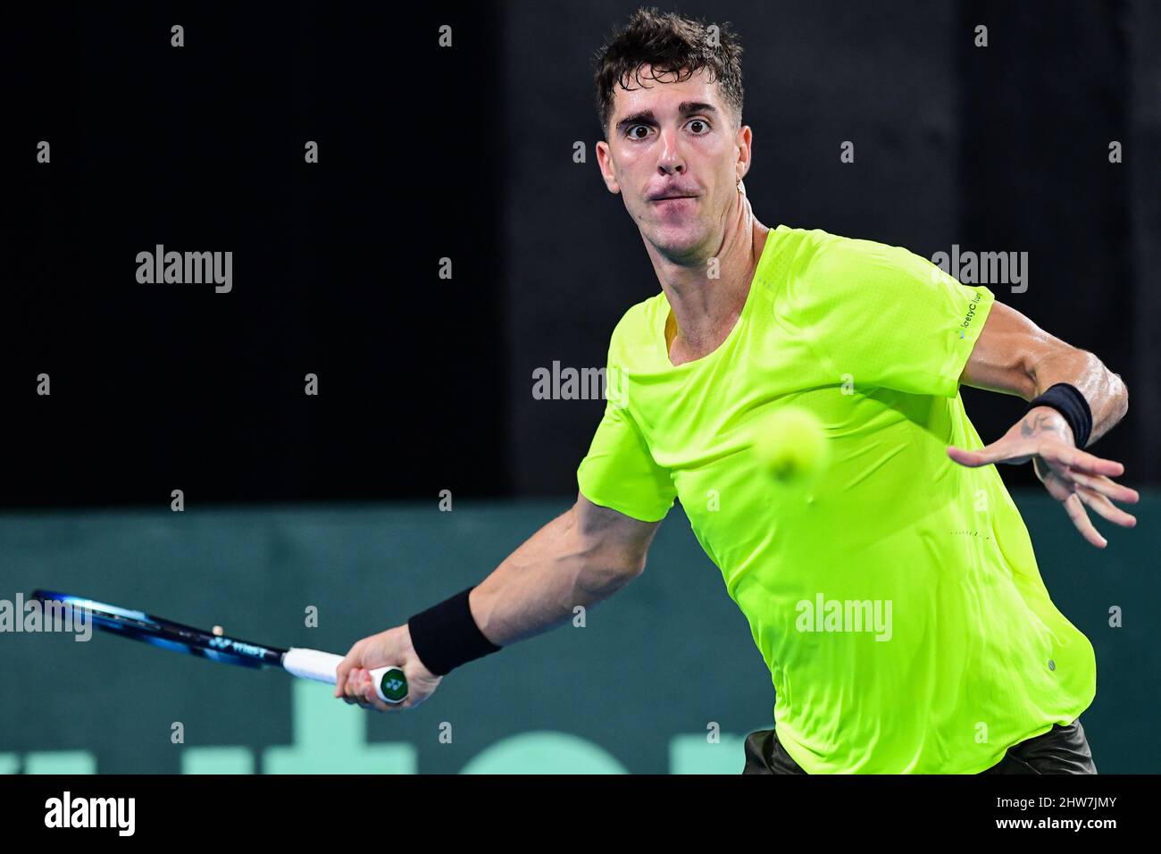 Sydney Olympic Park, Australia. 04th Mar 2022. Thanasi Kokkinakis dell'Australia in azione durante la gara di qualificazione della Coppa Davis 2022 contro Marton Fucsovics dell'Ungheria allo stadio Ken Rosewell. Punteggio finale; Thanasi Kokkinakis 1:2 Marton Fucsovics. Credit: SOPA Images Limited/Alamy Live News Foto Stock