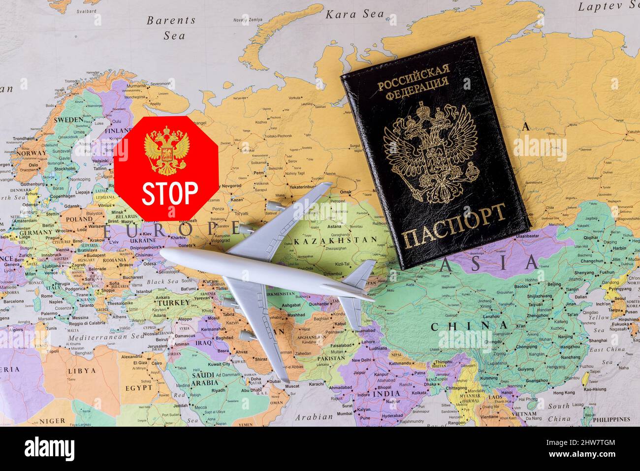 Il divieto del traffico aereo ha fermato gli aerei russi a causa dell'aggressione terroristica contro l'Ucraina Foto Stock