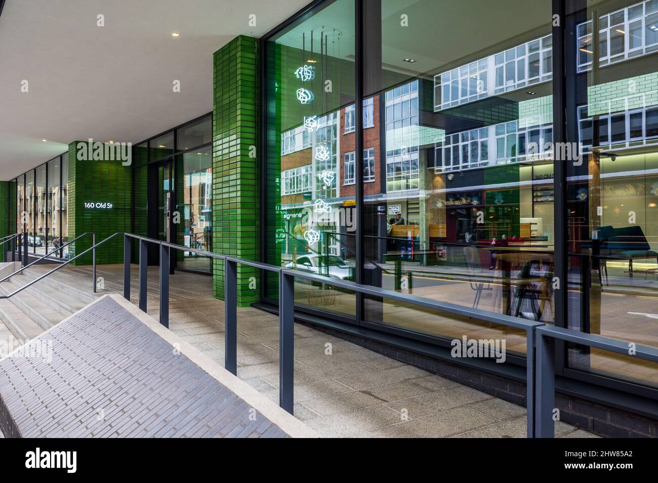 160 Old Street London - un ex Royal Mail ufficio di smistamento trasformata in un moderno edificio di uffici architetti ORM Foto Stock