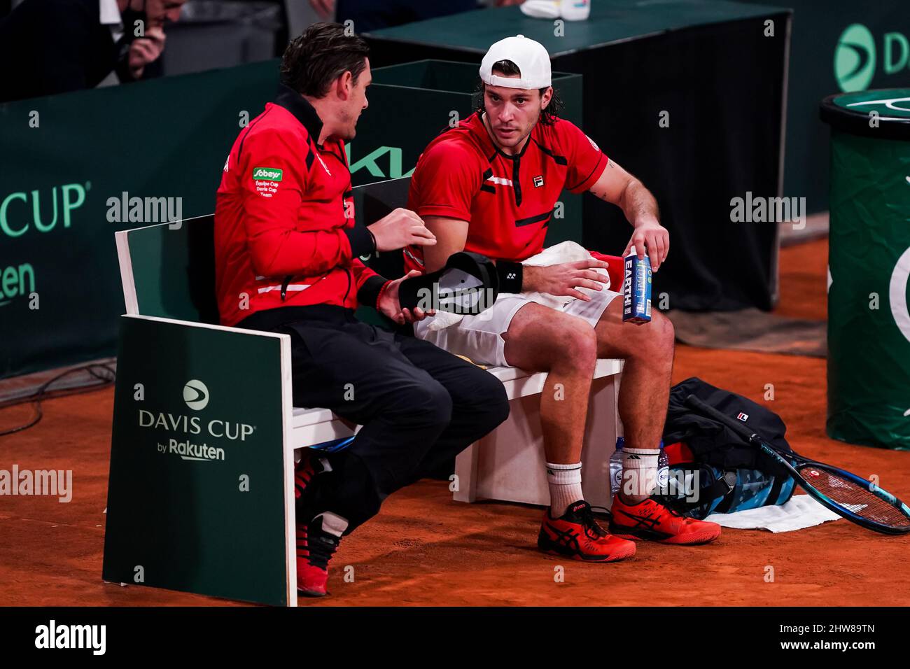 L'Aia, Paesi Bassi. 04th Mar 2022. Den Haag, Paesi Bassi. 04th Mar 2022. DEN HAAG, PAESI BASSI - MARZO 4: Capitano della squadra Canada Frank Dancevic e Alexis Galarneau del Canada durante il 2022 Davis Cup Qualifier tra Paesi Bassi e Canada allo Sportcampus Zuiderpark il 4 Marzo 2022 a Den Haag, Paesi Bassi (Foto di Andre Weening/Orange Pictures) credito: Orange Pics BV/Alamy Live News Credit: Orange Pics BV/Alamy Live News Foto Stock