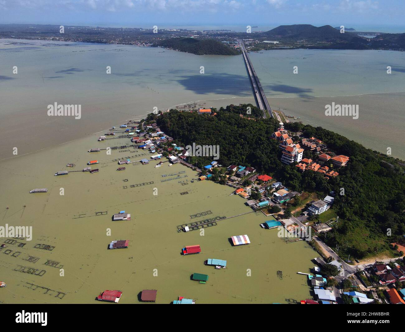 Vista aerea dell'isola di Ko Yo nella provincia di Songkhla nel sud della Thailandia Foto Stock