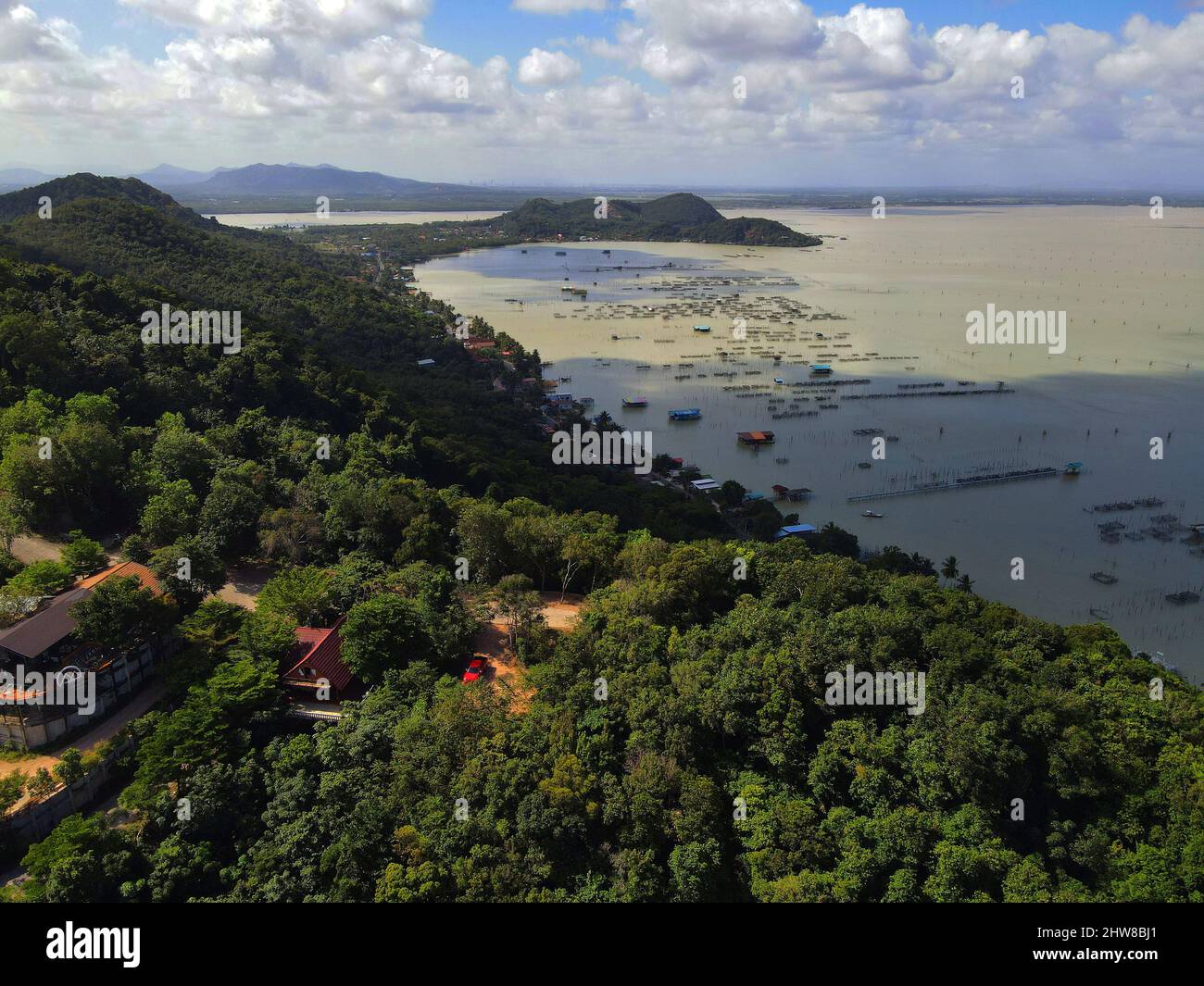 Vista aerea dell'isola di Ko Yo nella provincia di Songkhla nel sud della Thailandia Foto Stock