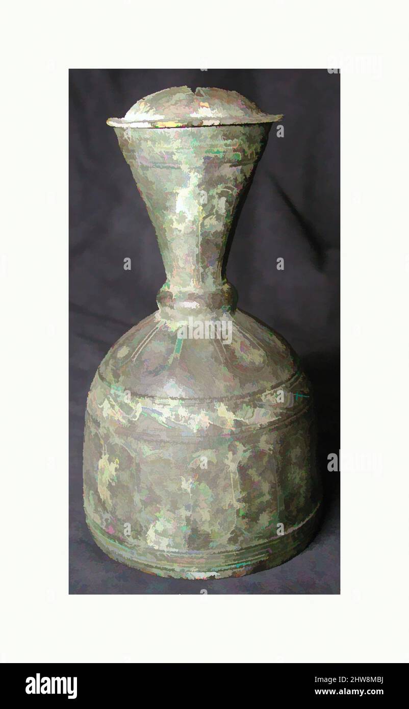 Arte ispirata a bottiglia di metallo con sfaccettature Design, 10th–11th secolo, scavata in Iran, Nishapur, Ottone; Fuso, inseguito, inciso, H. 5 7/8 poll. (15 cm), metallo, una forma ben nota sia in metallo che in vetro. Le fasce interlacciate alla base e sotto il labbro suggeriscono un rapporto con, opere classiche modernizzate da Artotop con un tuffo di modernità. Forme, colore e valore, impatto visivo accattivante sulle emozioni artistiche attraverso la libertà delle opere d'arte in modo contemporaneo. Un messaggio senza tempo che persegue una nuova direzione selvaggiamente creativa. Artisti che si rivolgono al supporto digitale e creano l'NFT Artotop Foto Stock