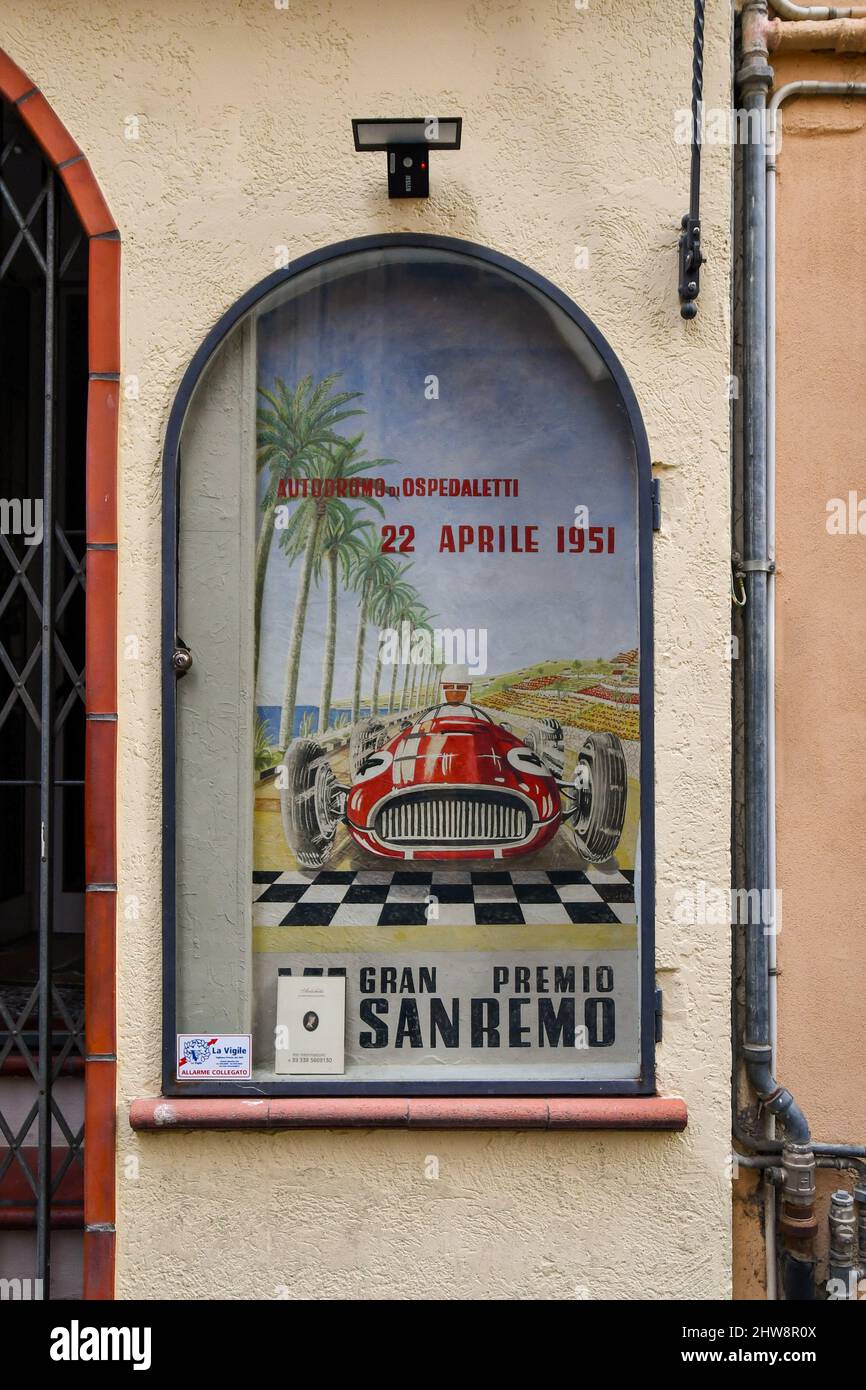 Vetrina con un poster d'annata del Gran Premio di Sanremo - Formula uno gara del 1951, Sanremo, Imperia, Liguria, Italia Foto Stock