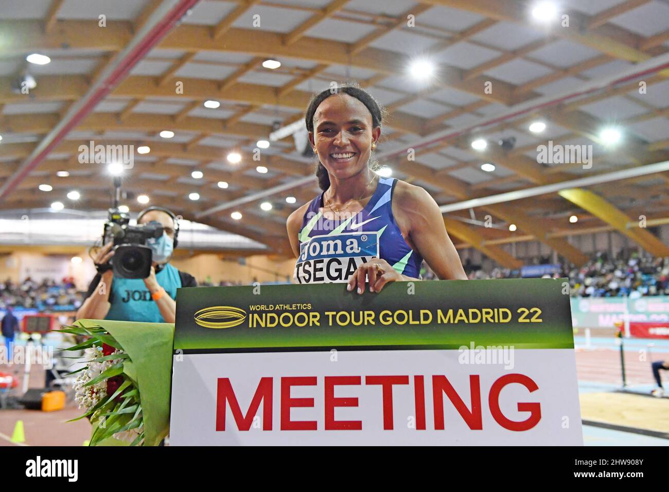 Gudaf Tsegay (ETH) si pone dopo aver vinto le 1.500m donne in un record di incontro 3:57,38 durante l'incontro di Villa de Madrid alla CDM Gallur Arena, Tuesda Foto Stock