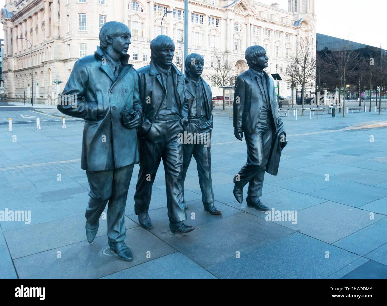 Statua dei Beatles dello scultore Andy Edwards al Pier Head a Liverpool Foto Stock