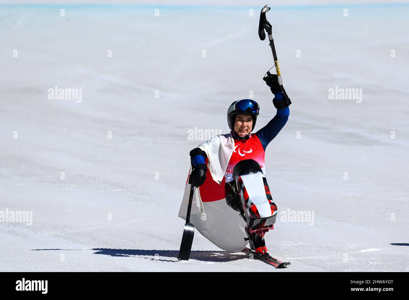 Pechino, Cina. 5th Mar 2022. Il Giappone Momoka Muraoka reagisce dopo l'evento di discesa femminile di sci alpino di Pechino 2022 Paralimpic Winter Games al National Alpine Ski Center nel distretto di Yanqing, Pechino, capitale della Cina, 5 marzo 2022. Credit: Jiang Han/Xinhua/Alamy Live News Foto Stock